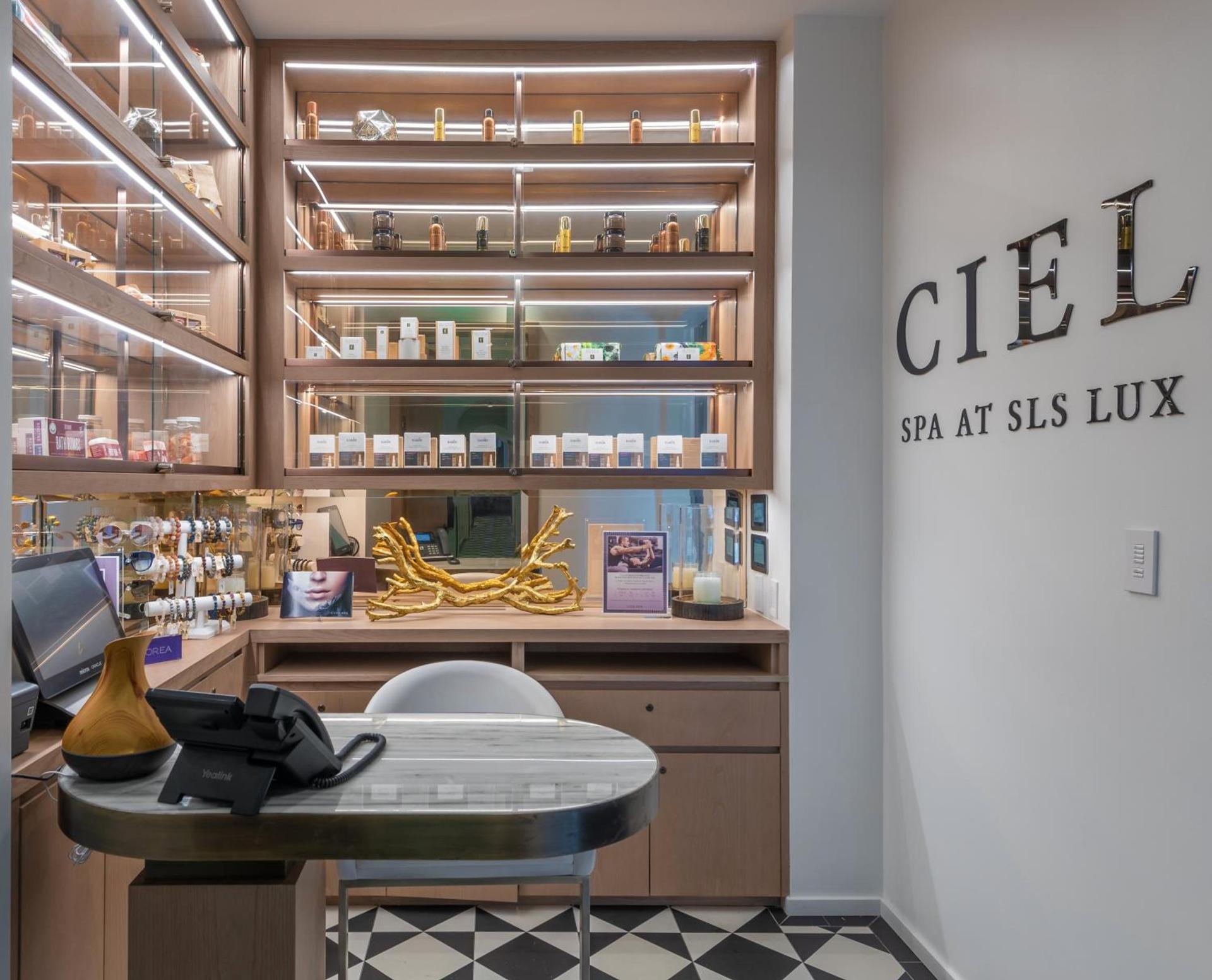 Suites at SLS Lux Brickell managed by CE photo 21