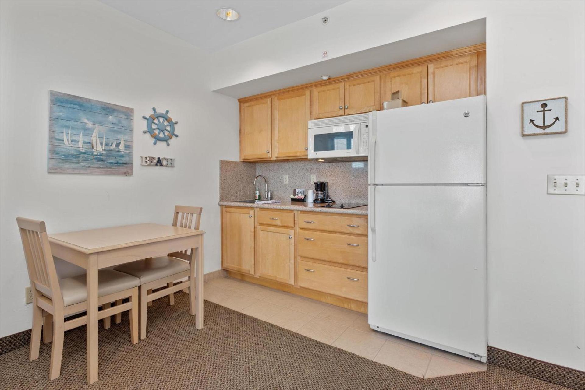 Beach House Inn & Suites photo 67