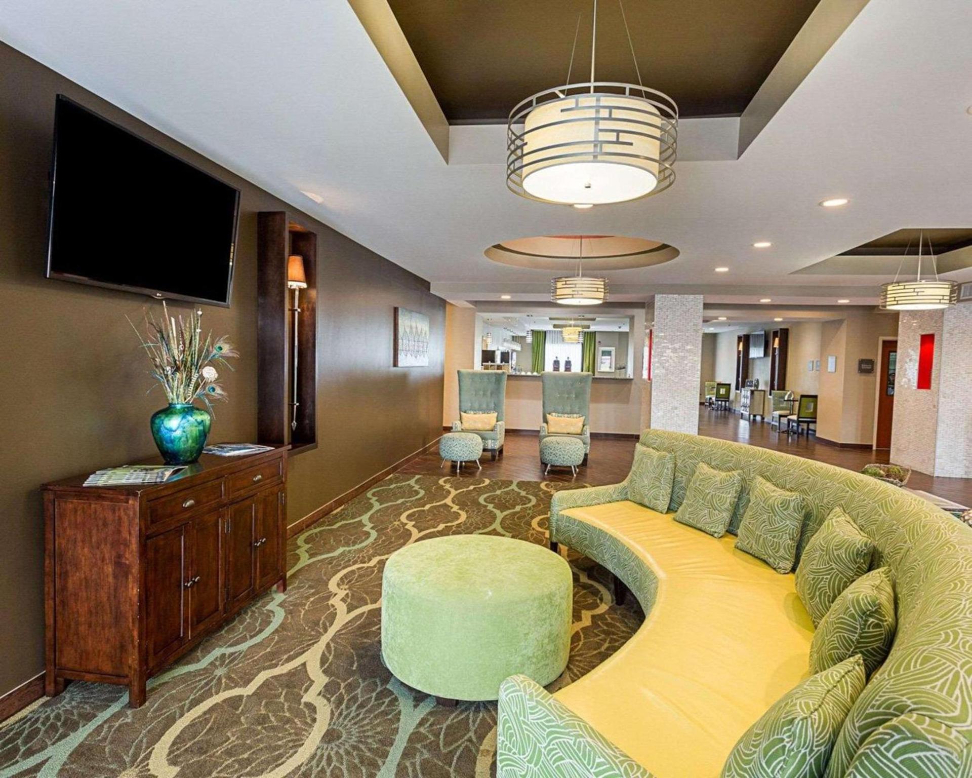 Comfort Suites near Tanger Outlet Mall photo 7