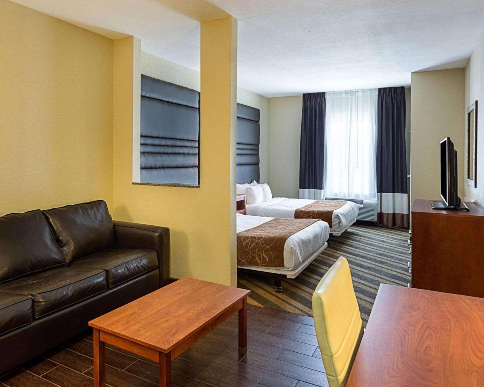 Comfort Suites near Tanger Outlet Mall photo 9