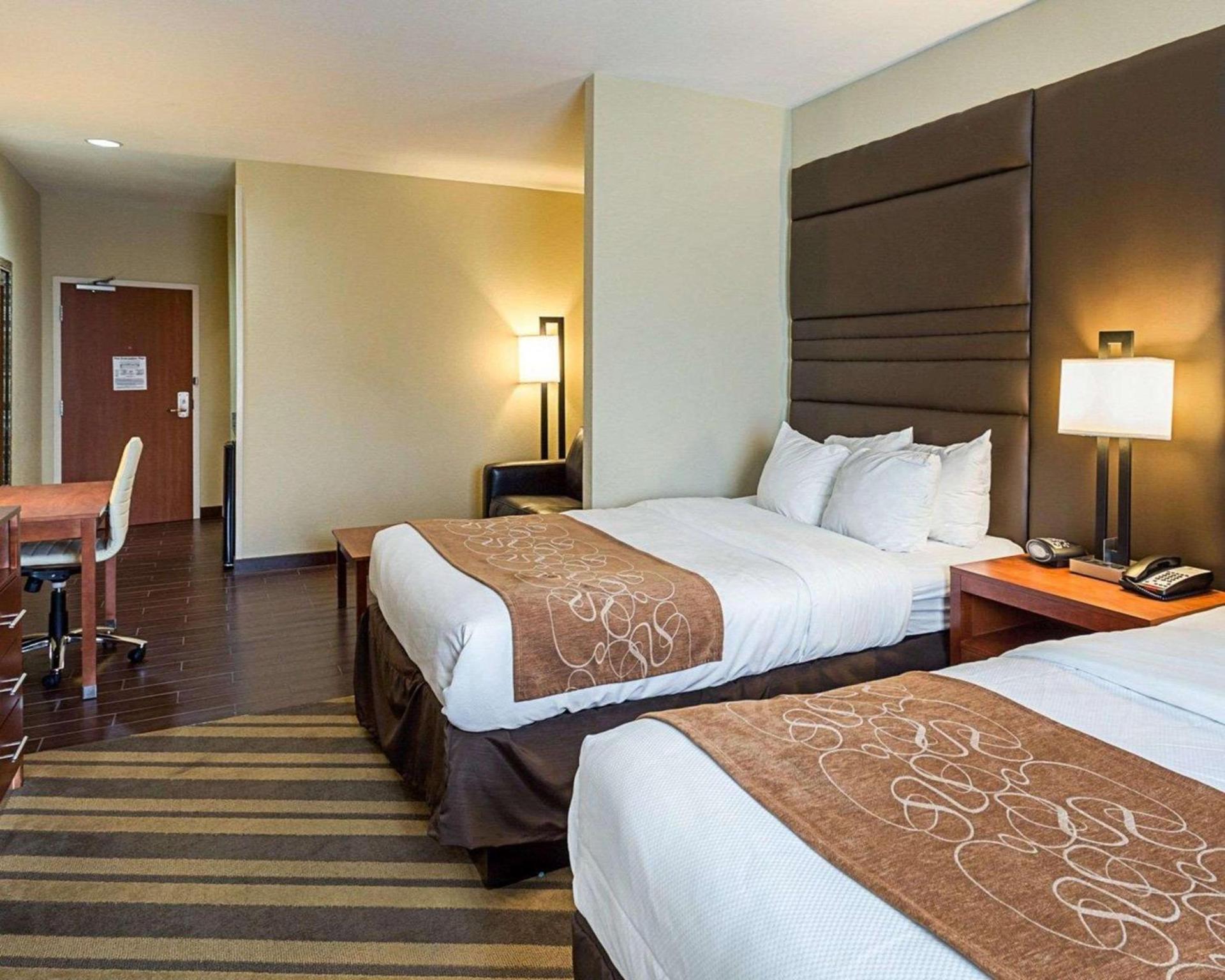 Comfort Suites near Tanger Outlet Mall photo 13
