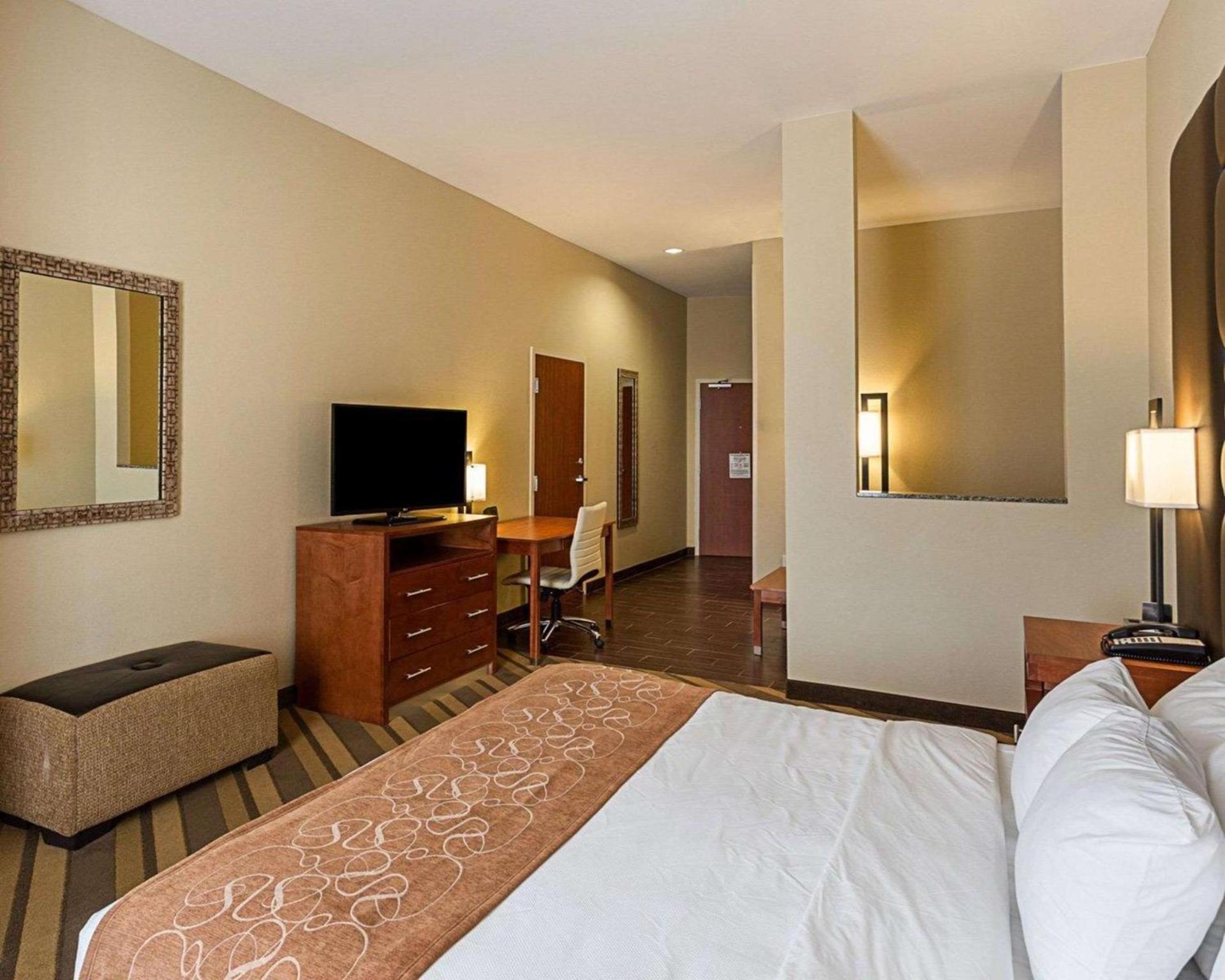 Comfort Suites near Tanger Outlet Mall photo 26