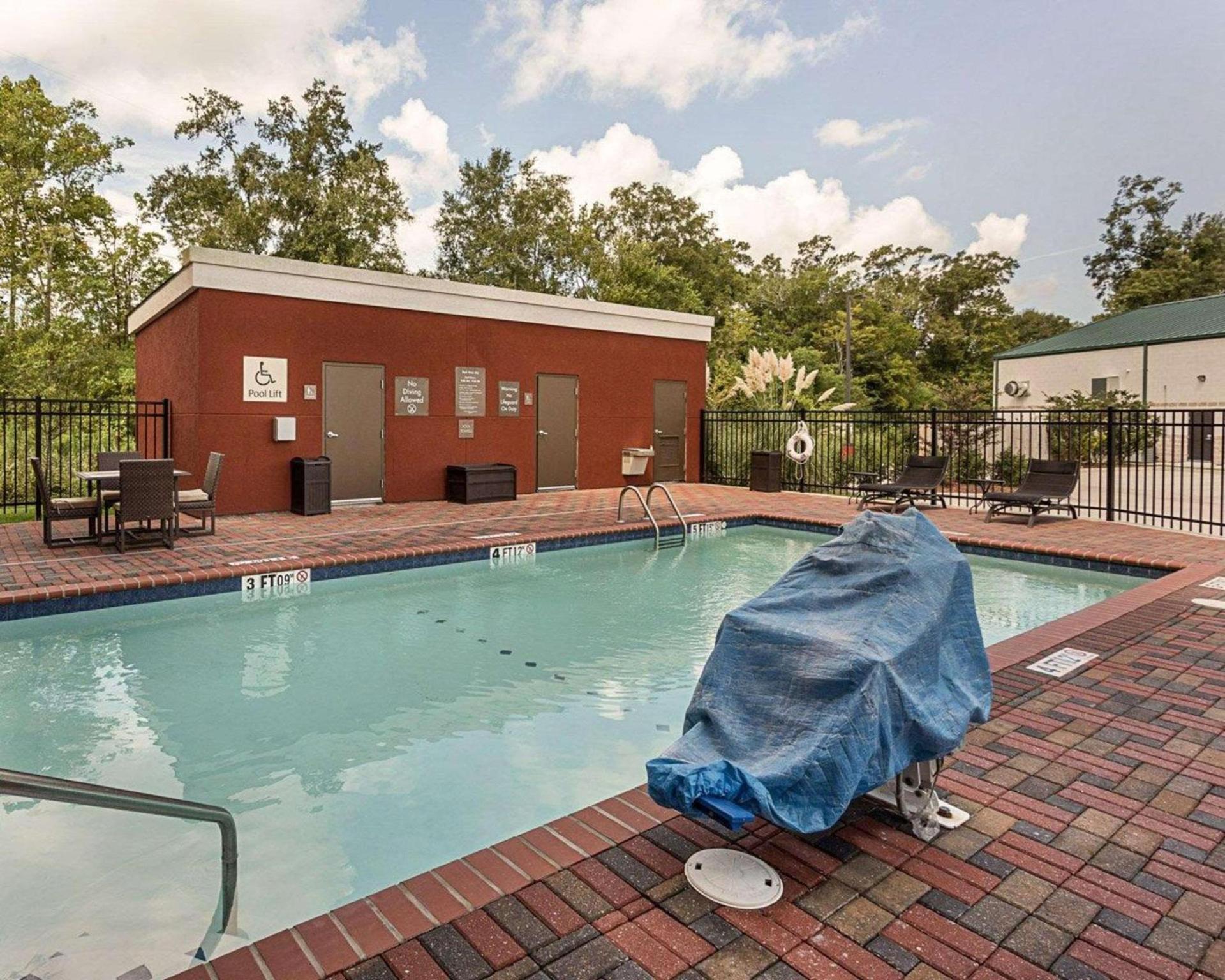 Comfort Suites near Tanger Outlet Mall photo 27
