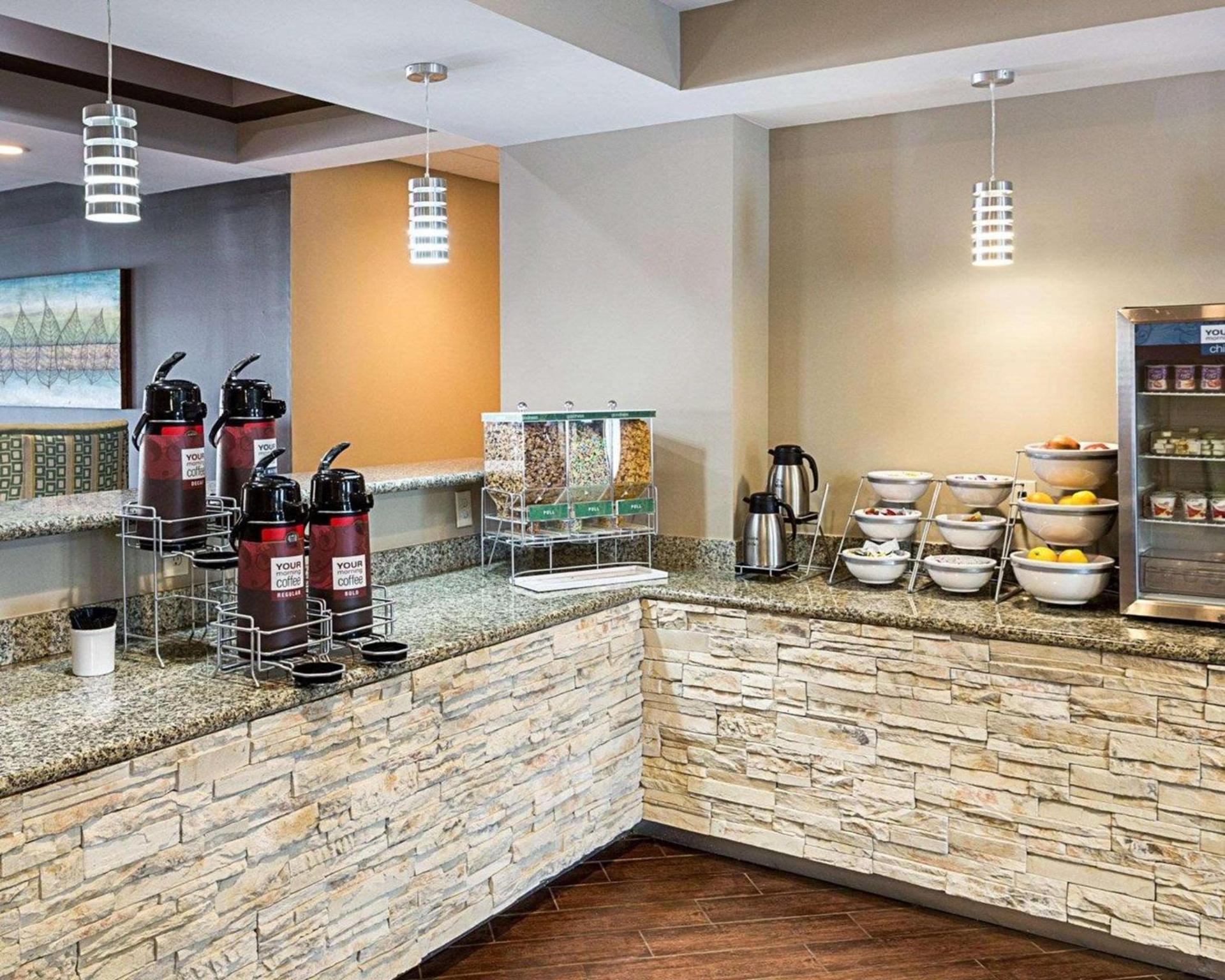 Comfort Suites near Tanger Outlet Mall photo 32