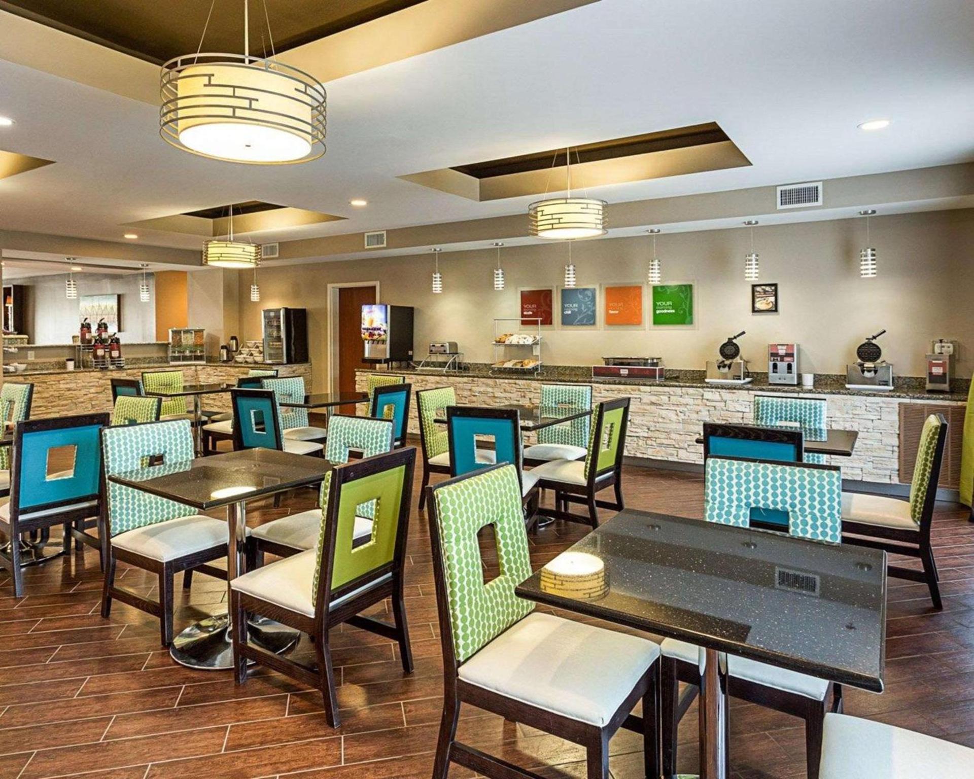 Comfort Suites near Tanger Outlet Mall photo 35
