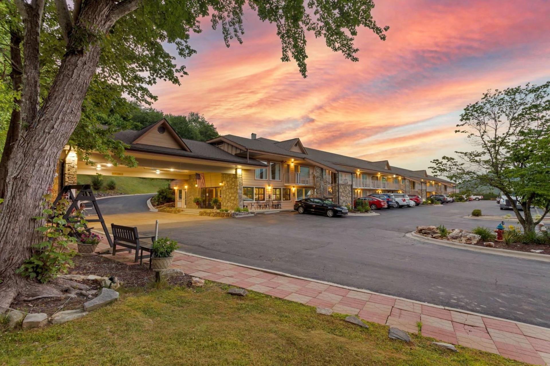 Best Western Smoky Mountain Inn — hotel in Waynesville