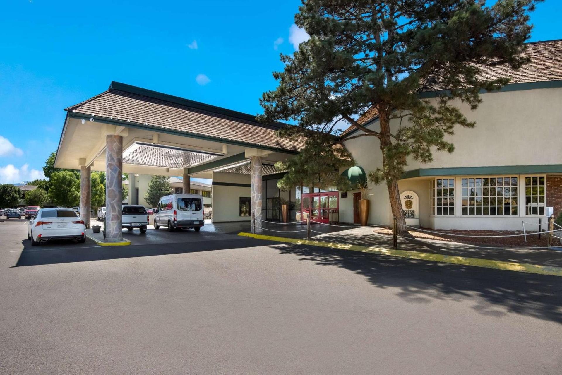 SureStay Plus Hotel by Best Western Reno Airport photo 5