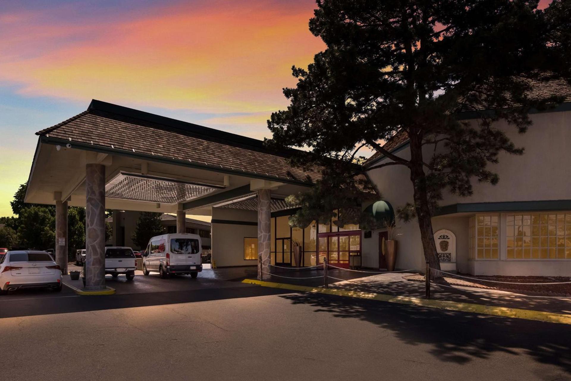SureStay Plus Hotel by Best Western Reno Airport photo 6