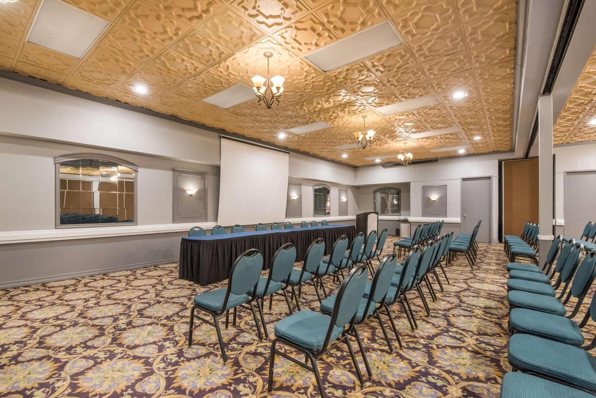 SureStay Plus Hotel by Best Western Reno Airport photo 11