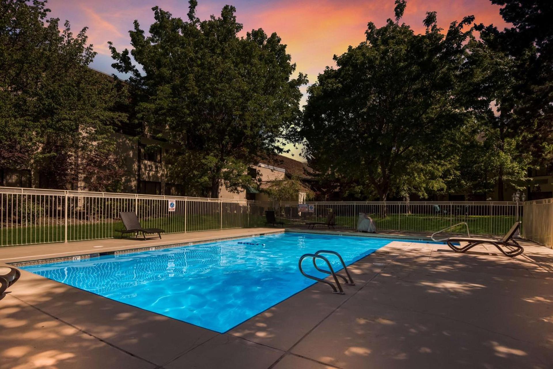 SureStay Plus Hotel by Best Western Reno Airport photo 46