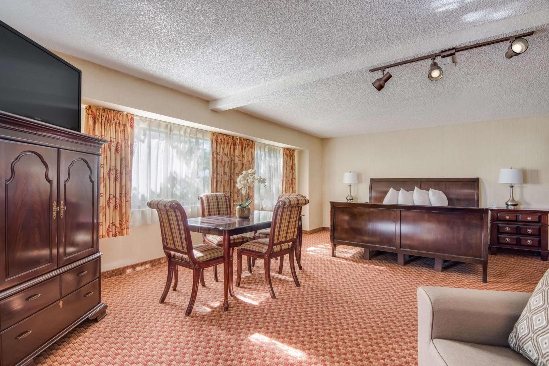 SureStay Plus Hotel by Best Western Reno Airport photo 19