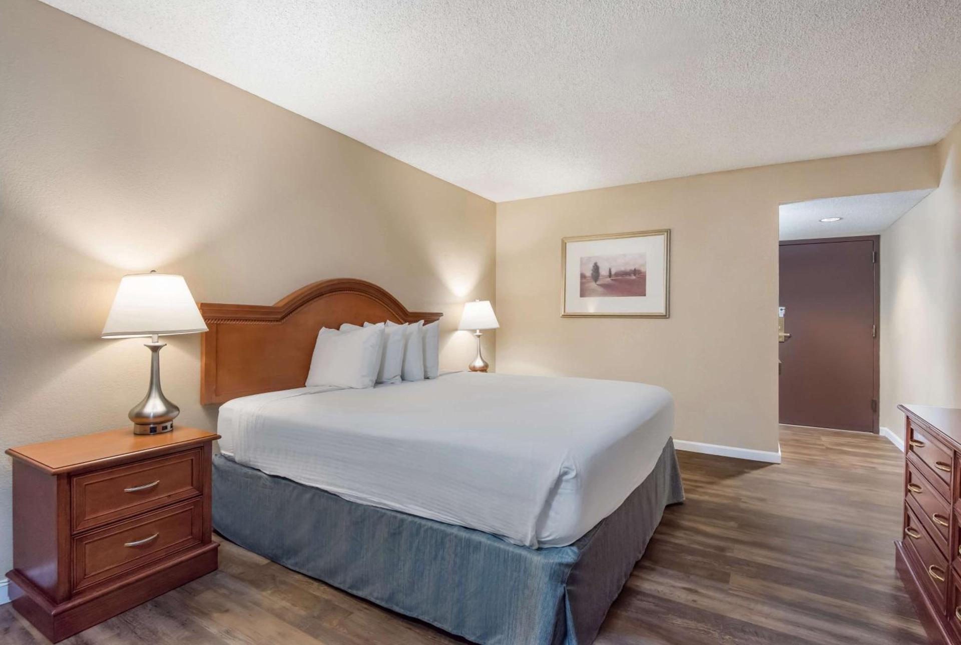 SureStay Plus Hotel by Best Western Reno Airport photo 24