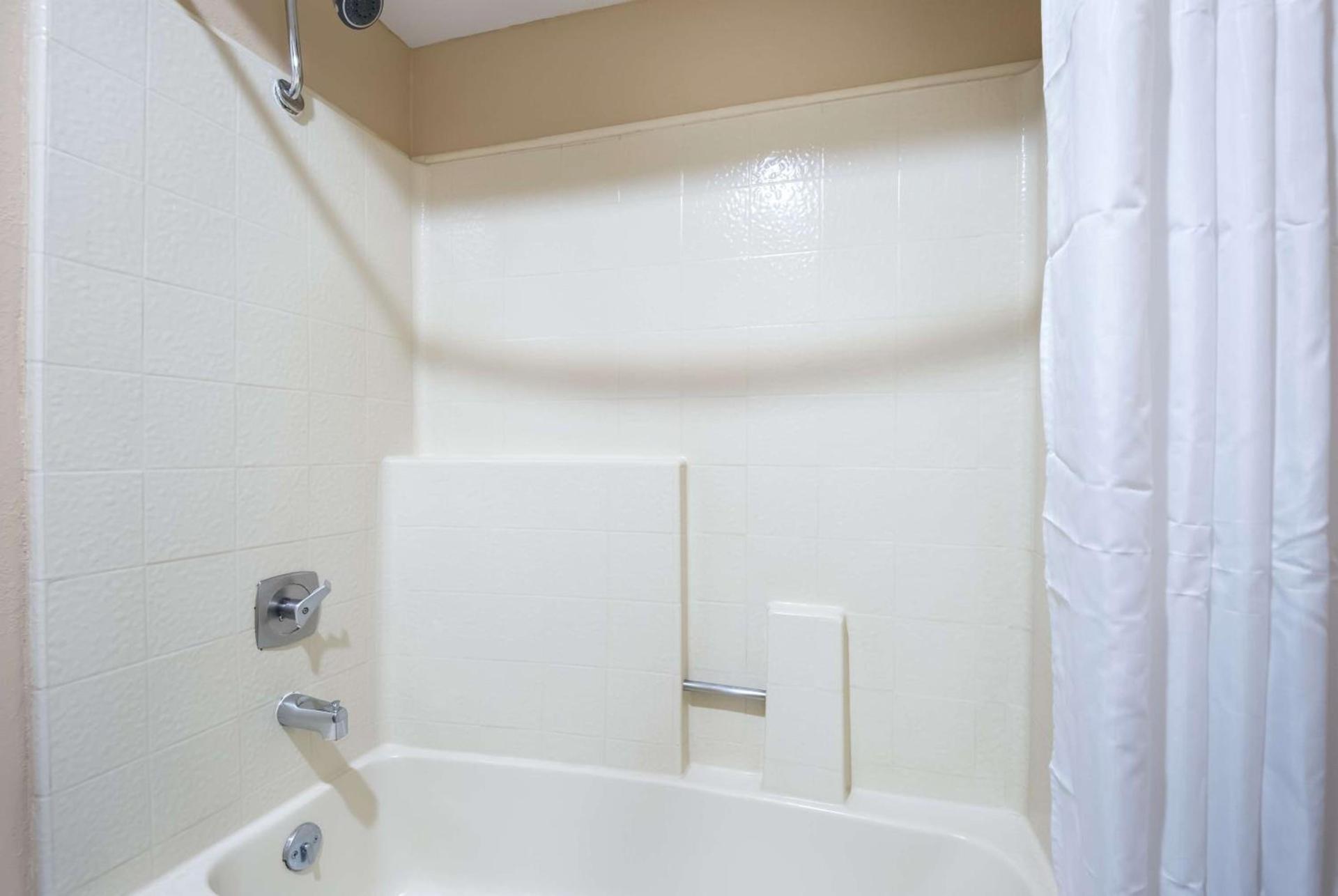 SureStay Plus Hotel by Best Western Reno Airport photo 29