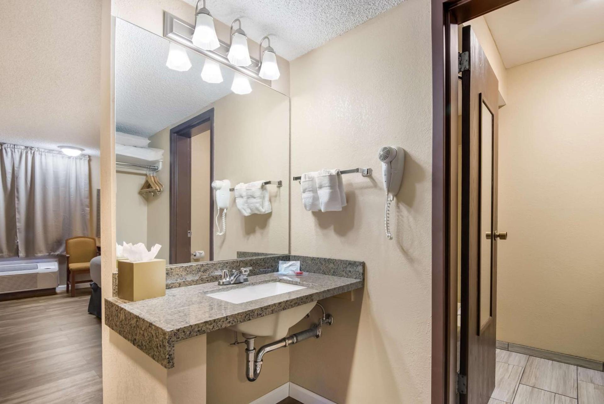 SureStay Plus Hotel by Best Western Reno Airport photo 30