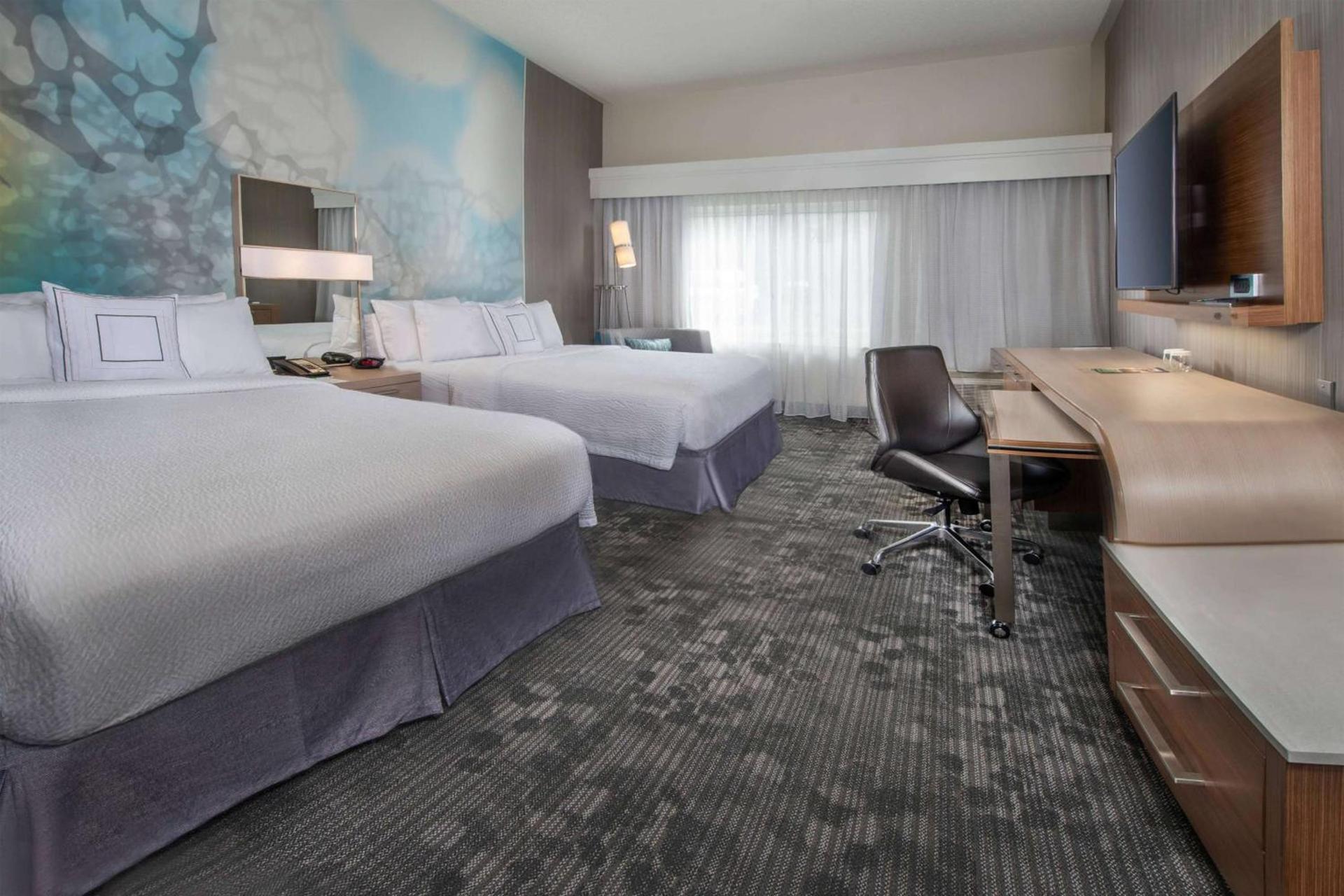 Comfort Inn & Suites Bethlehem Lehigh Valley Airport photo 18