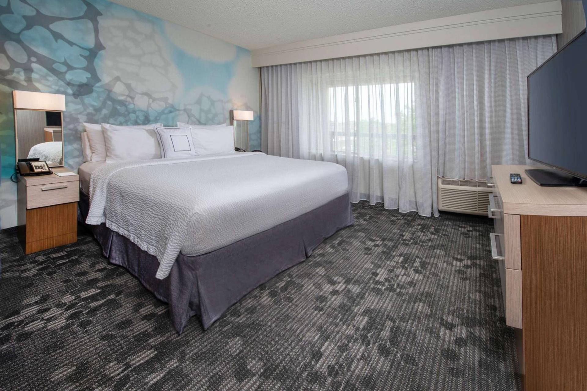 Comfort Inn & Suites Bethlehem Lehigh Valley Airport photo 16