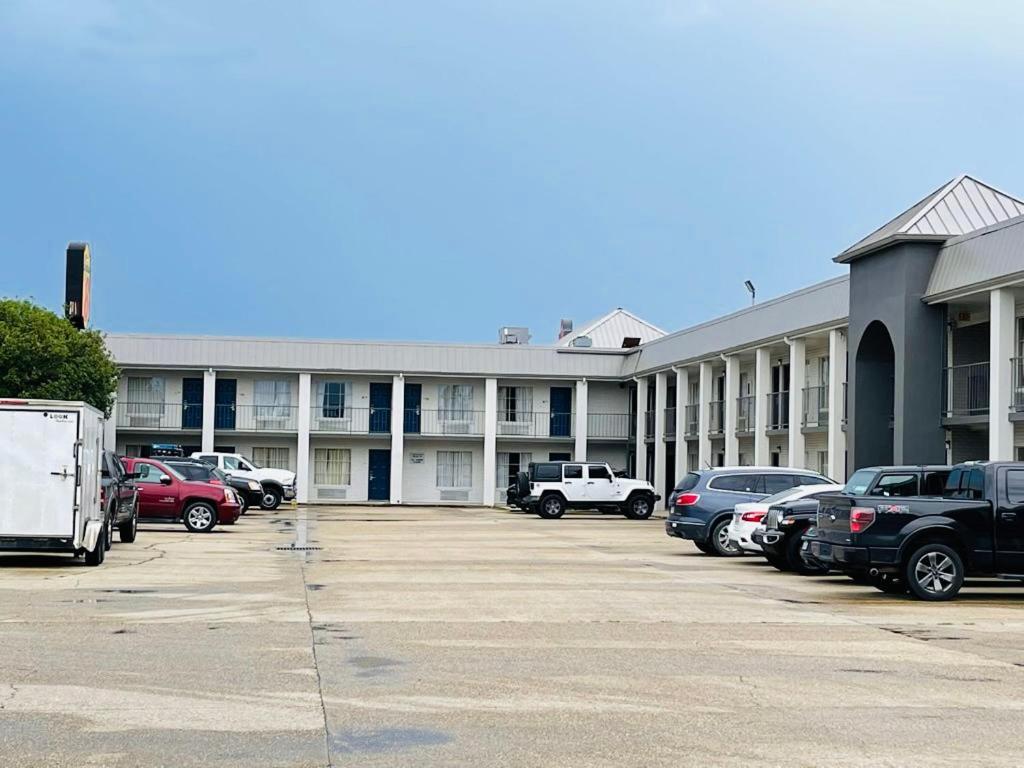 Super 8 by Wyndham New Iberia photo 29