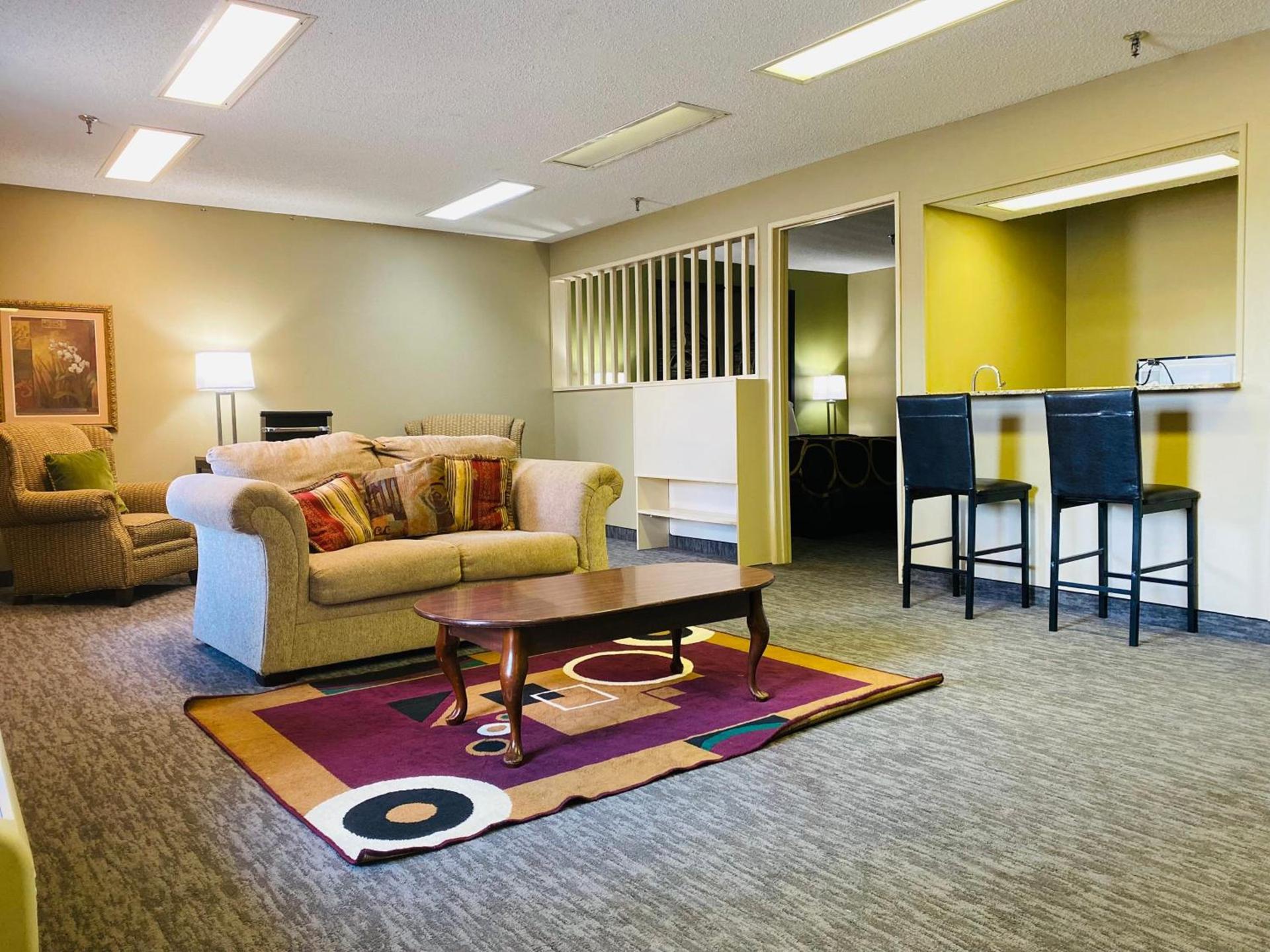 Super 8 by Wyndham New Iberia photo 49