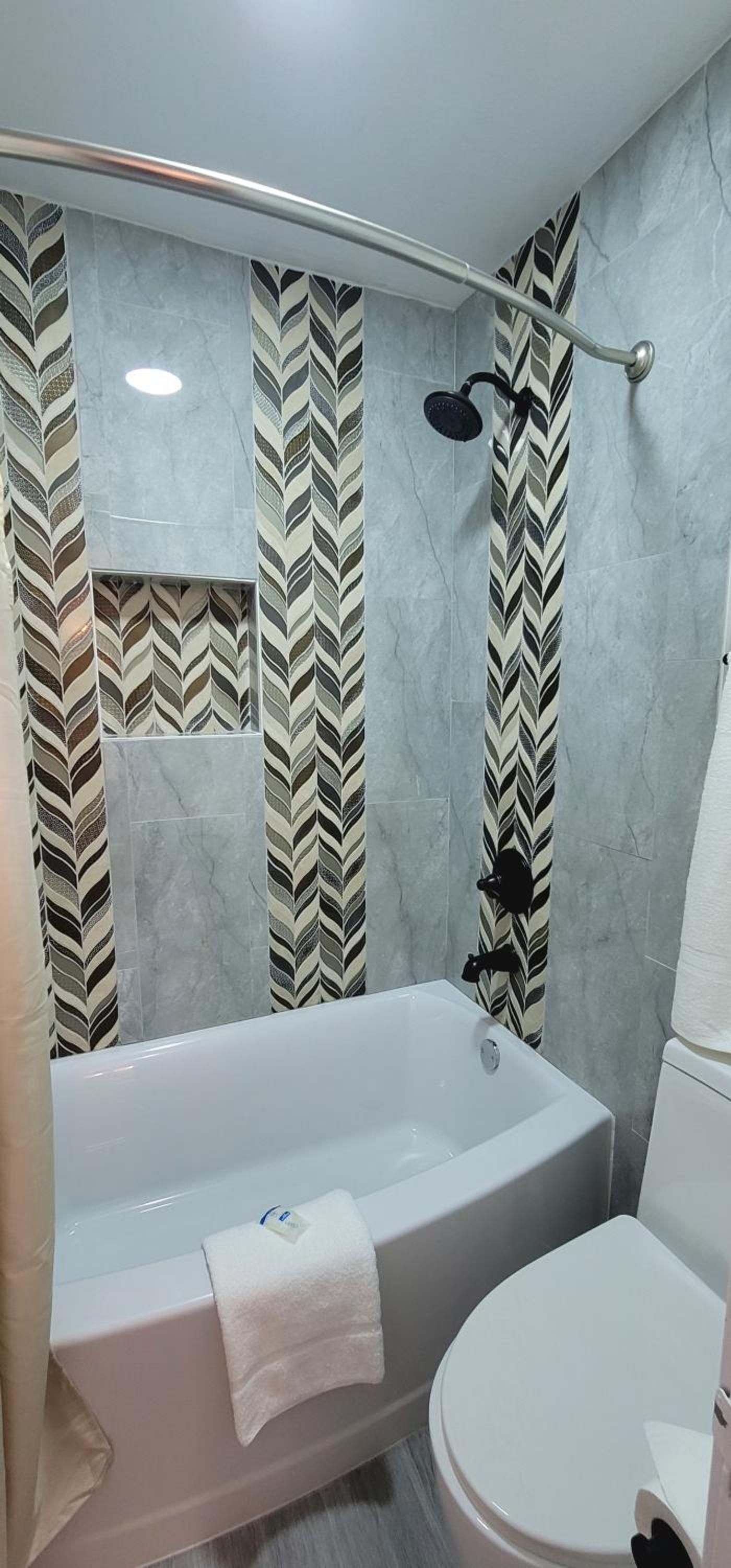 Dragonfly Inn & Suites photo 13