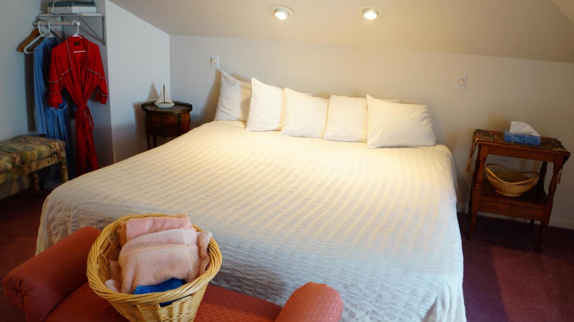 Harbor Haus Inn & Suites photo 51