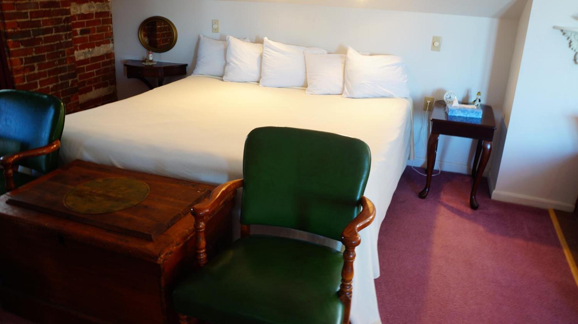 Harbor Haus Inn & Suites photo 54