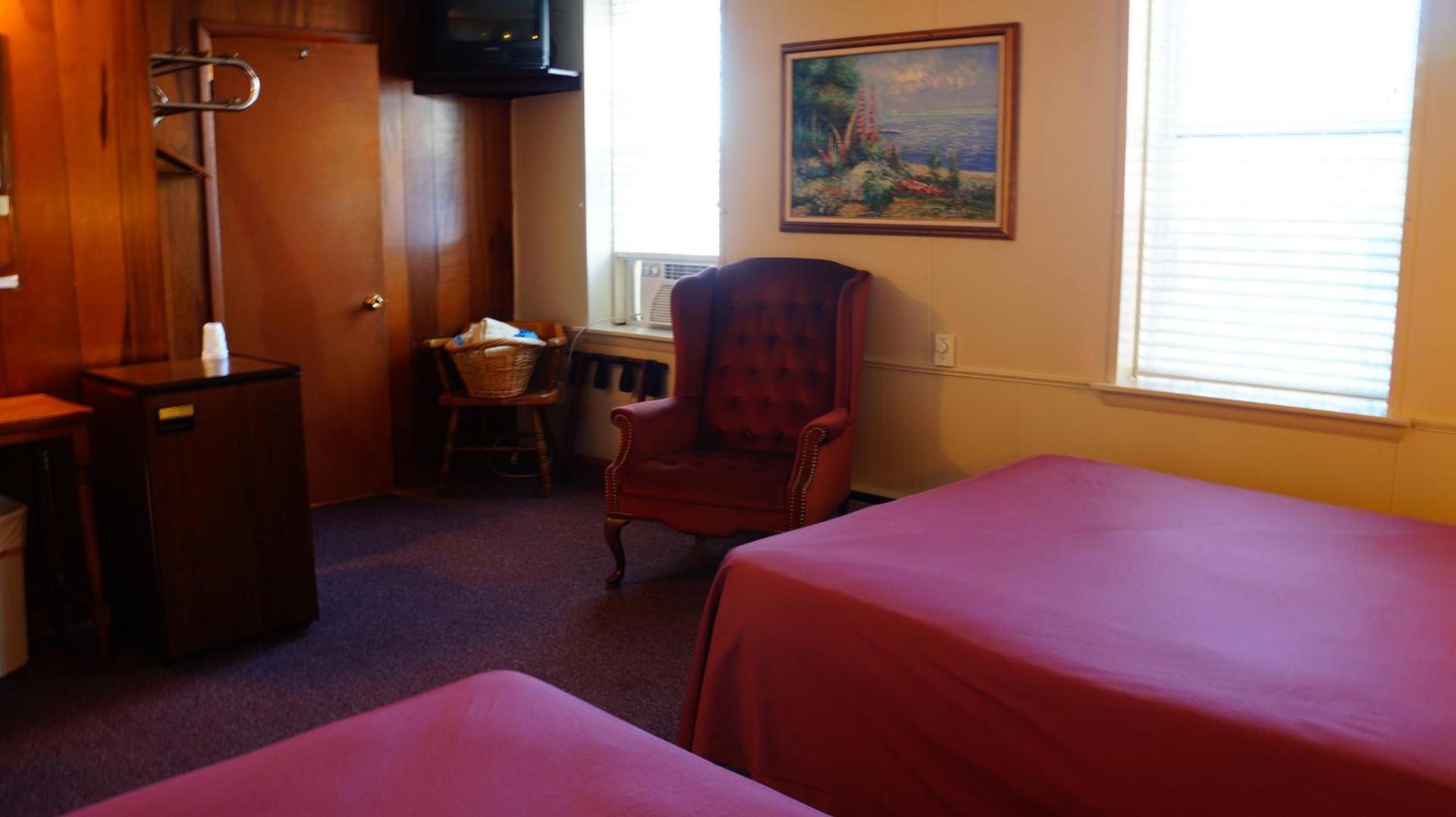 Harbor Haus Inn & Suites photo 26