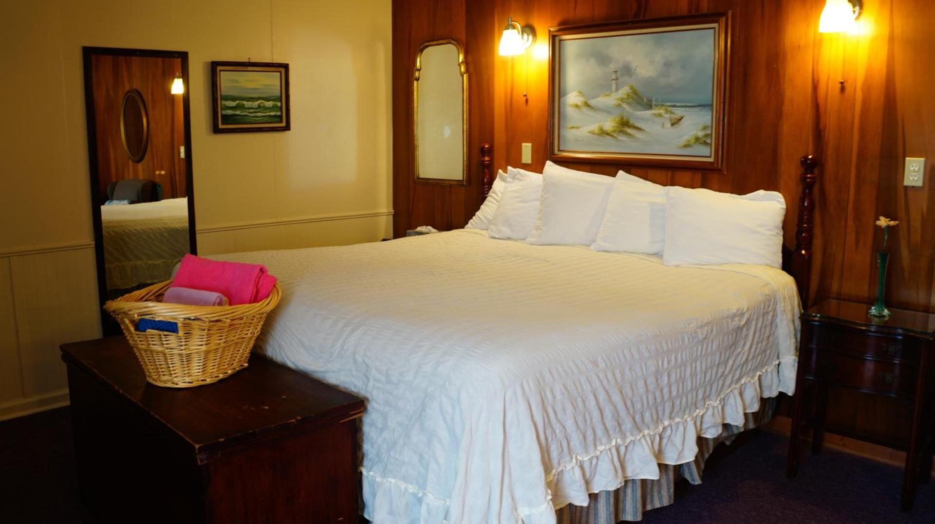 Harbor Haus Inn & Suites photo 22