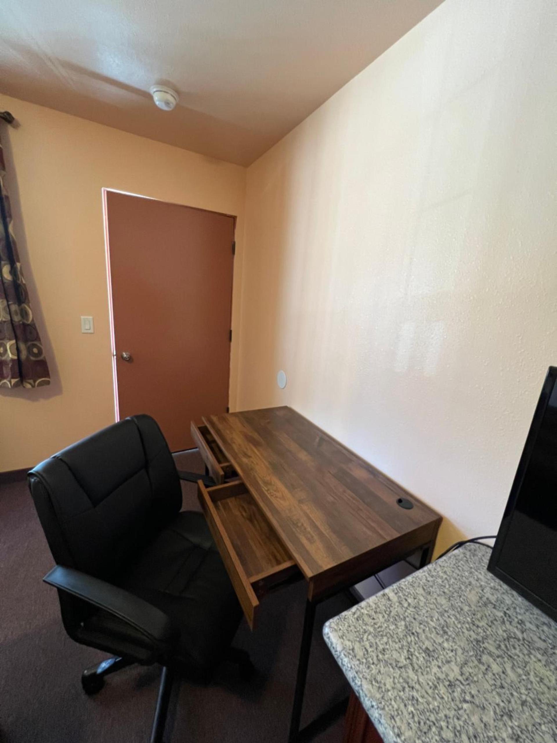 Frazier View Motel photo 52
