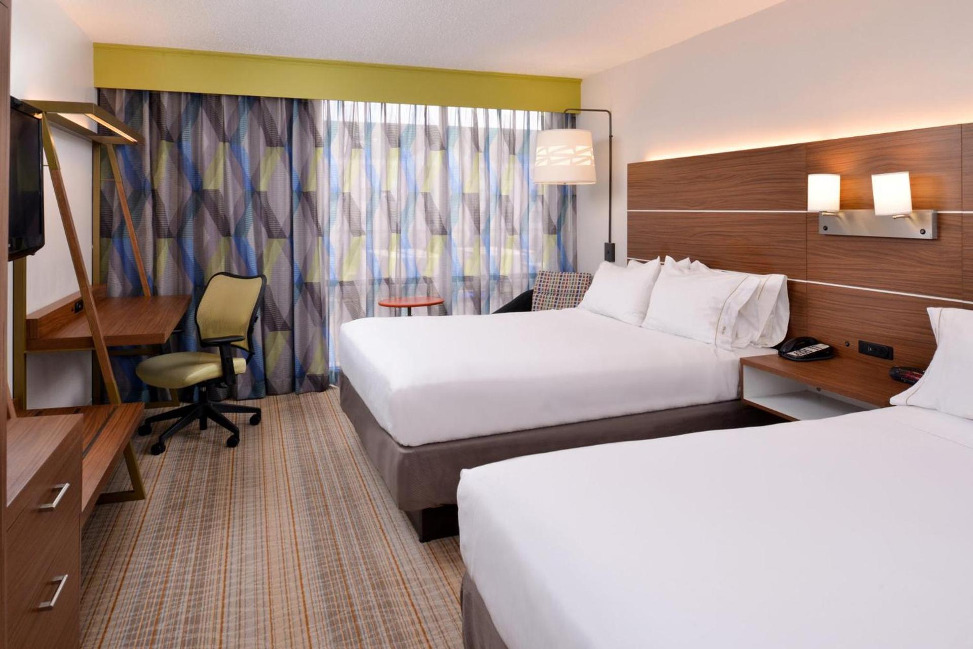 Holiday Inn Express & Suites Springfield by IHG photo 30