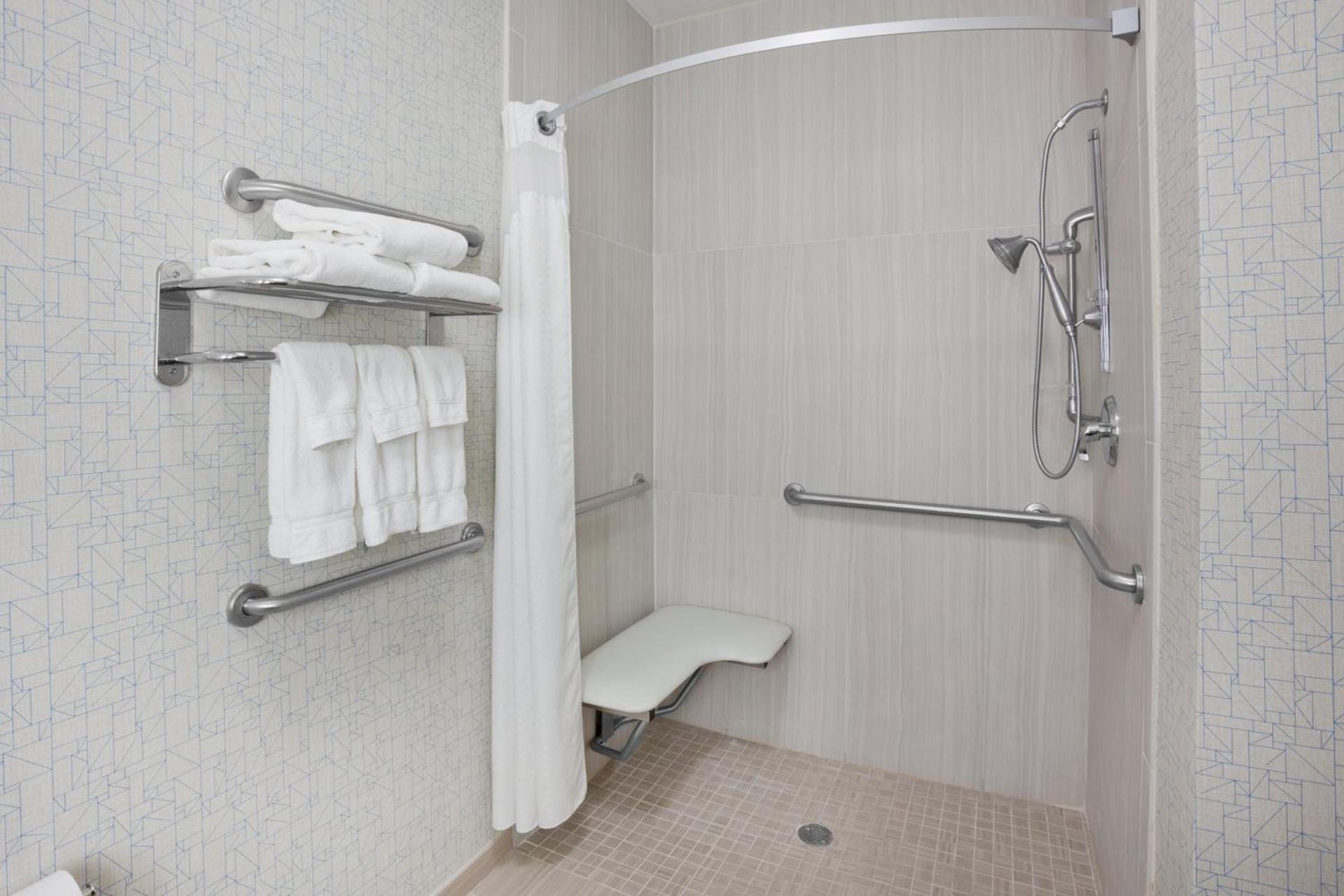 Holiday Inn Express & Suites - Dickinson by IHG photo 67