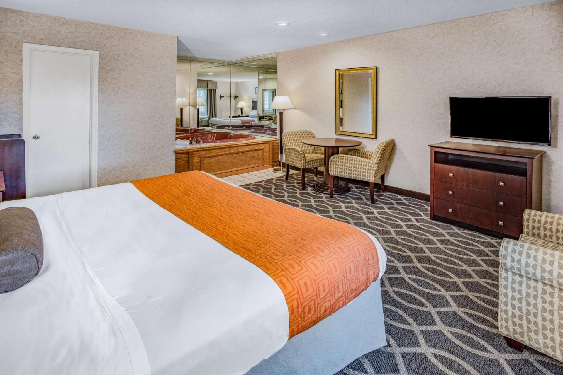 Howard Johnson by Wyndham Lenox photo 6