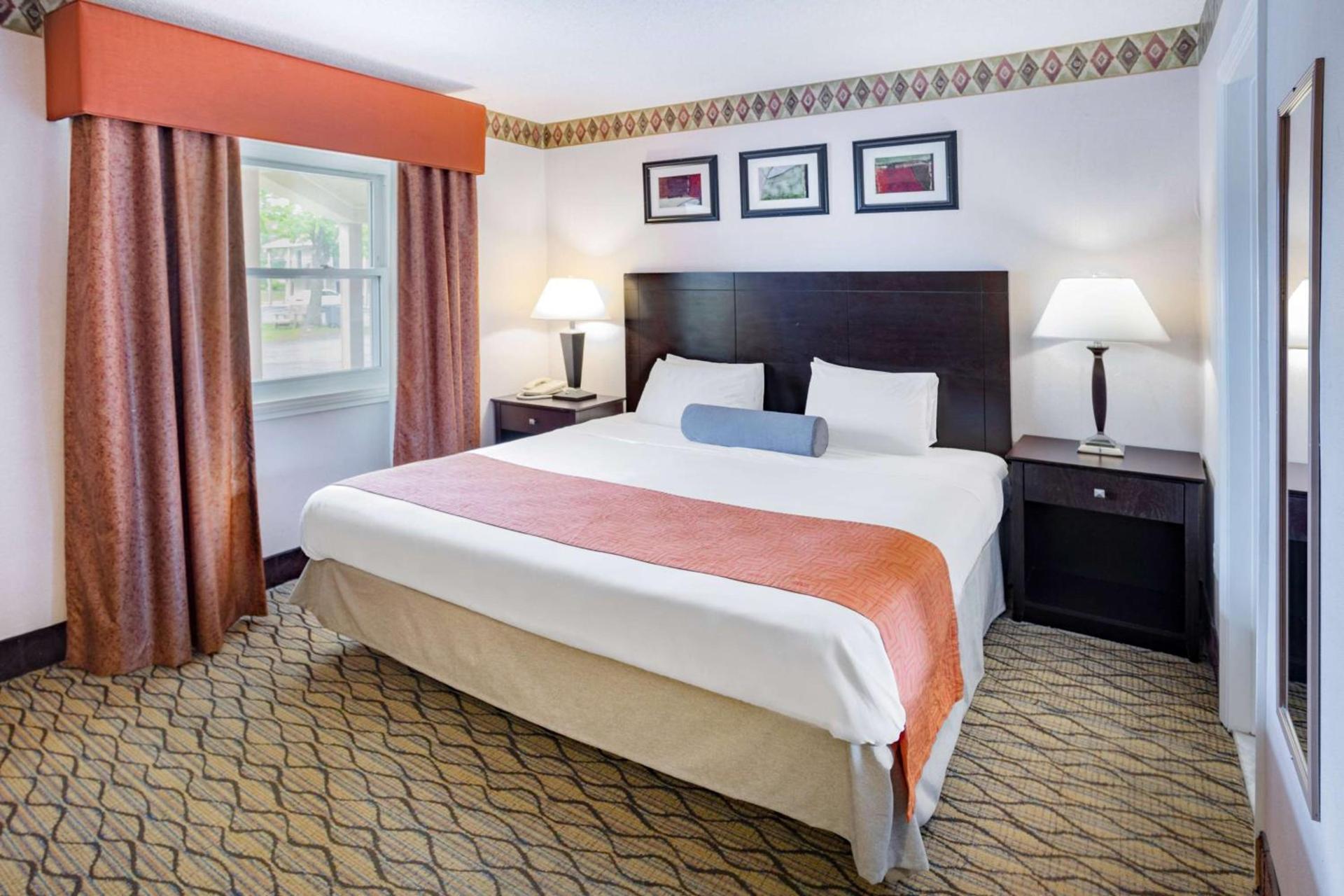Howard Johnson by Wyndham Lenox photo 7
