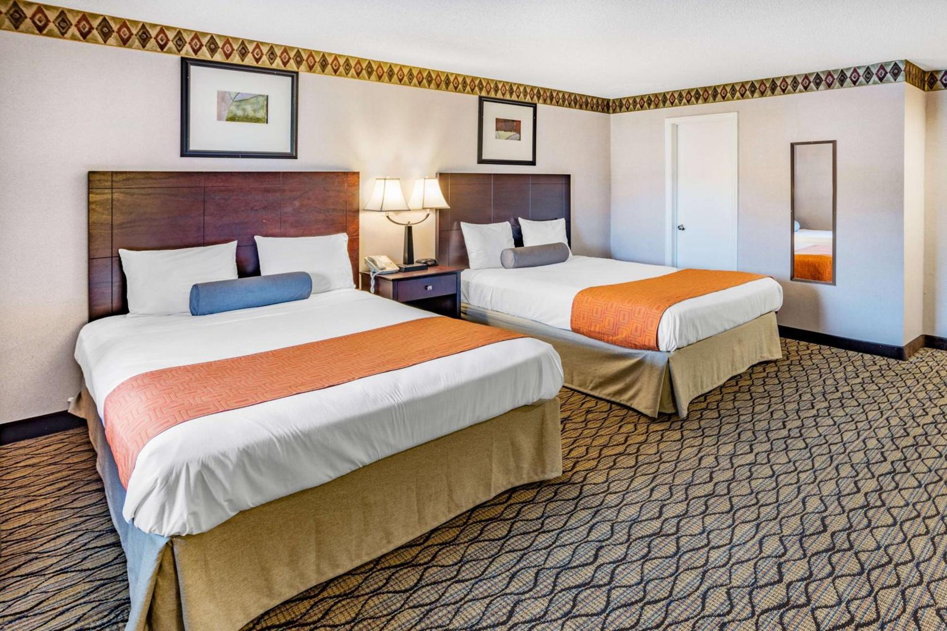 Howard Johnson by Wyndham Lenox photo 15