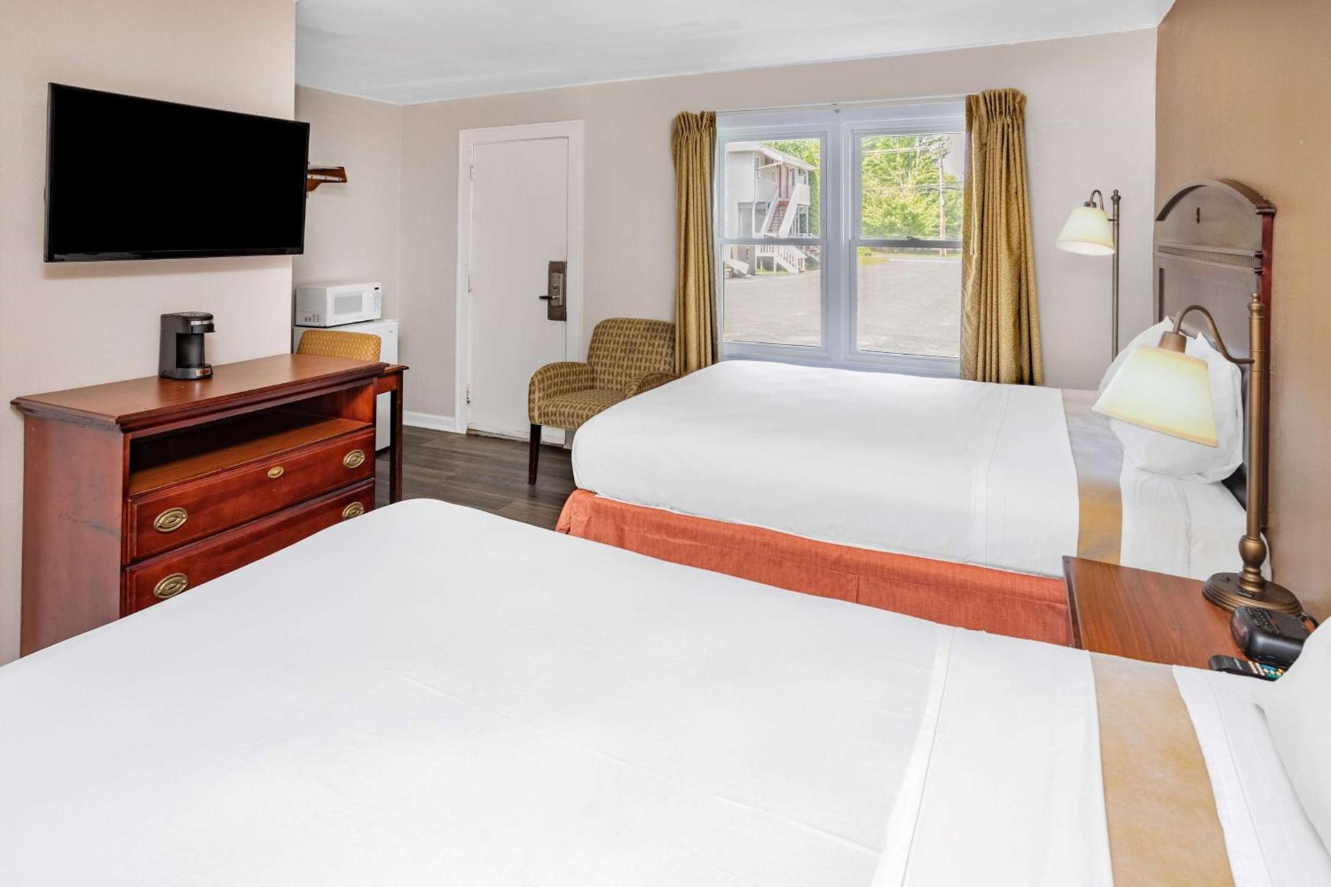 Travelodge by Wyndham Great Barrington Berkshires photo 9
