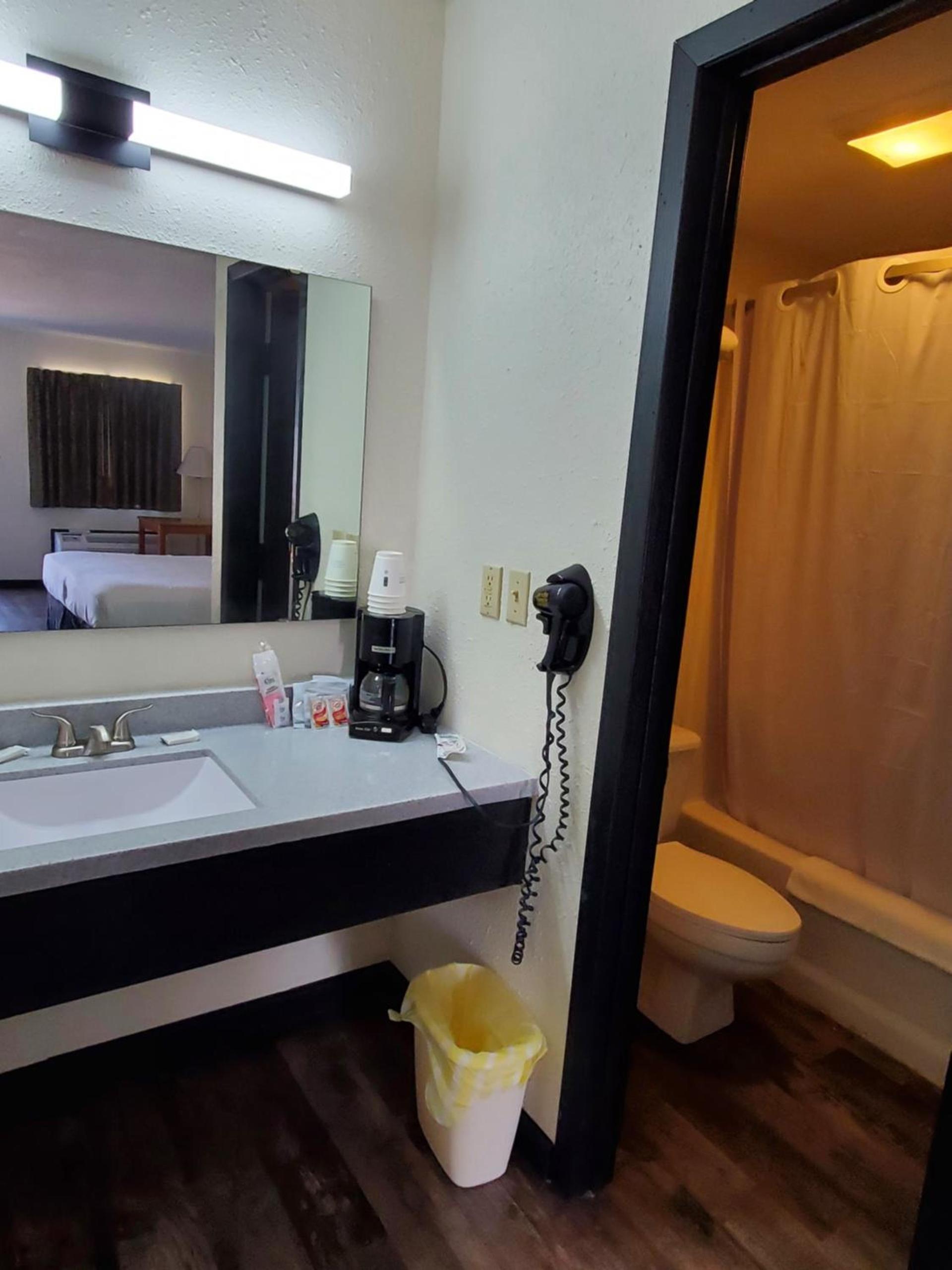Cactus Inn and Suites photo 10