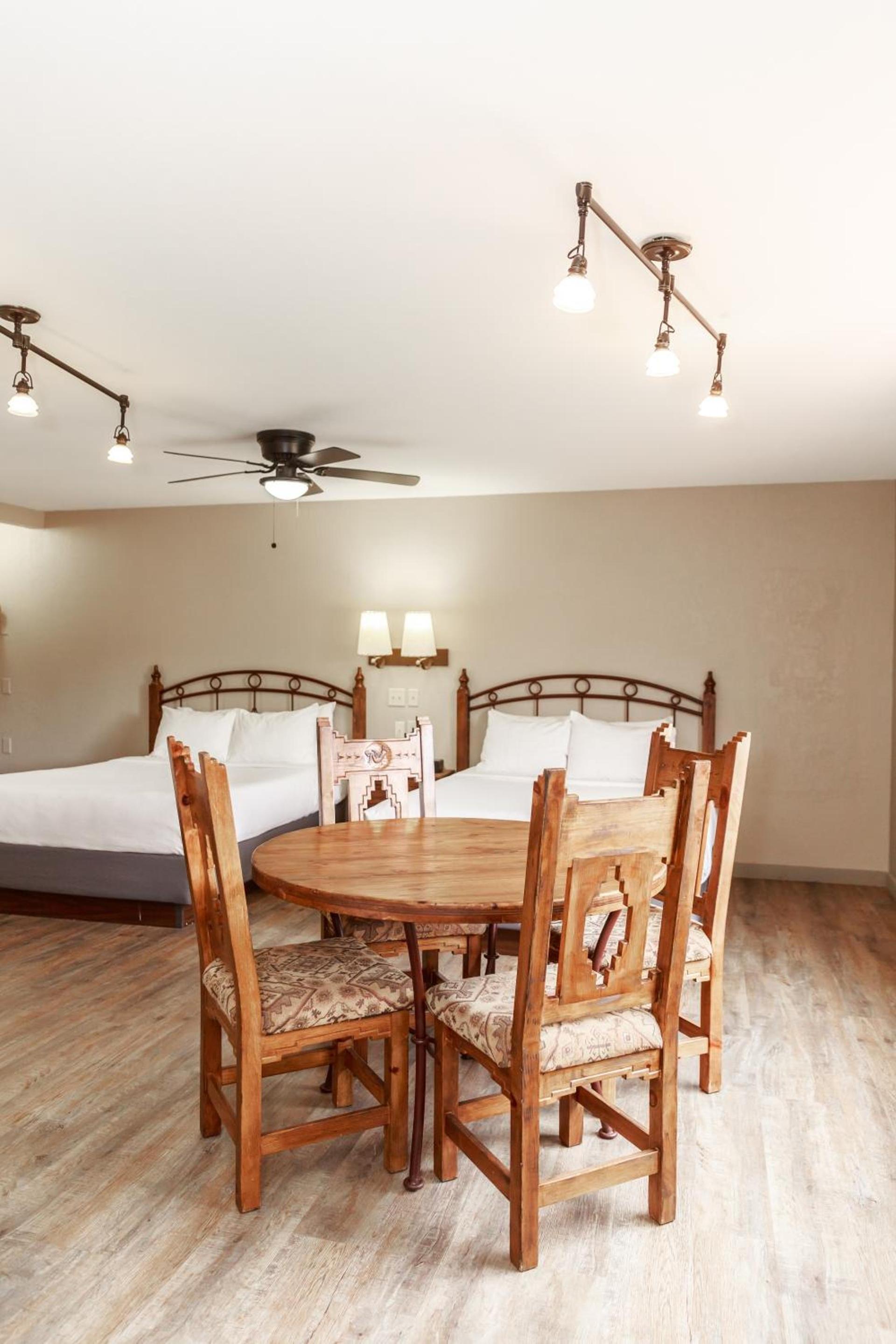 Aarchway Inn photo 71
