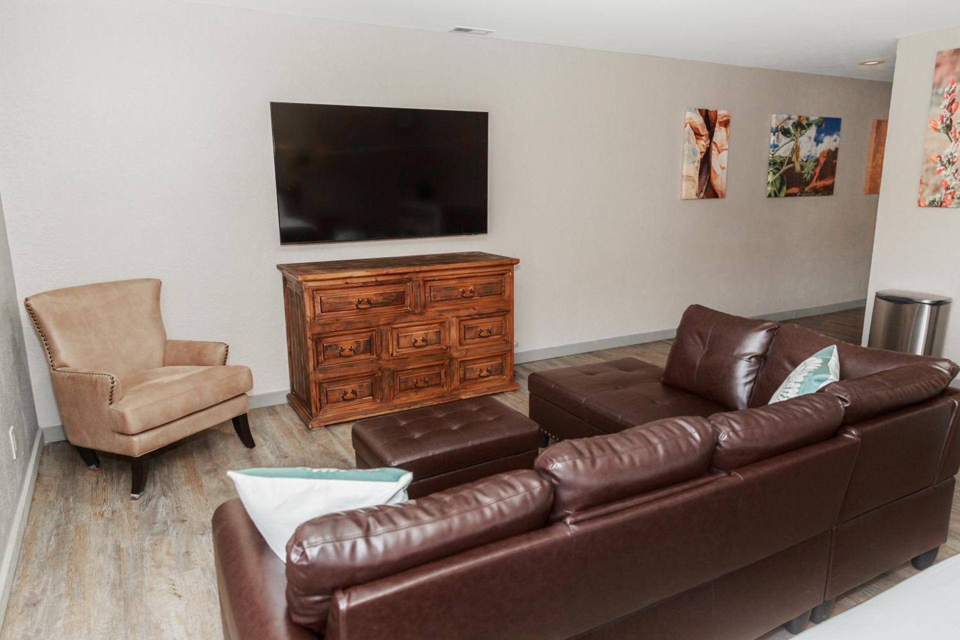 Aarchway Inn photo 65