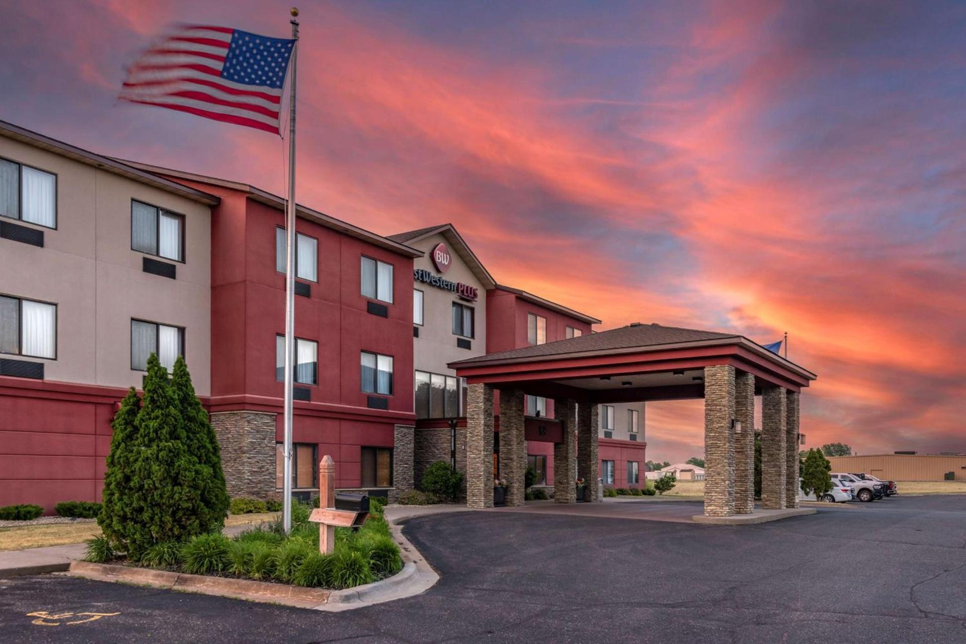 Best Western Plus Chelsea Hotel — hotel in Monticello