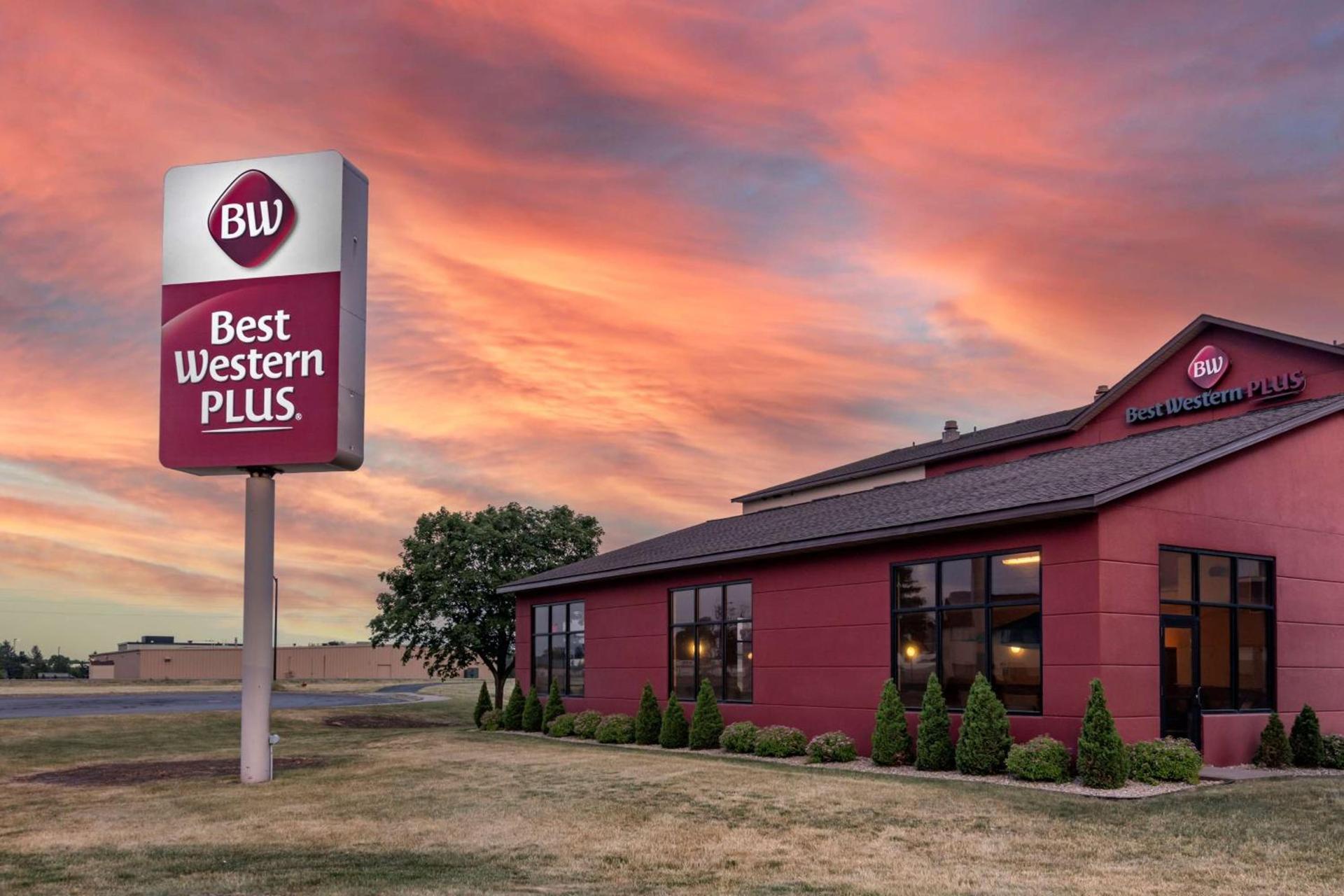 Best Western Plus Chelsea Hotel photo 41