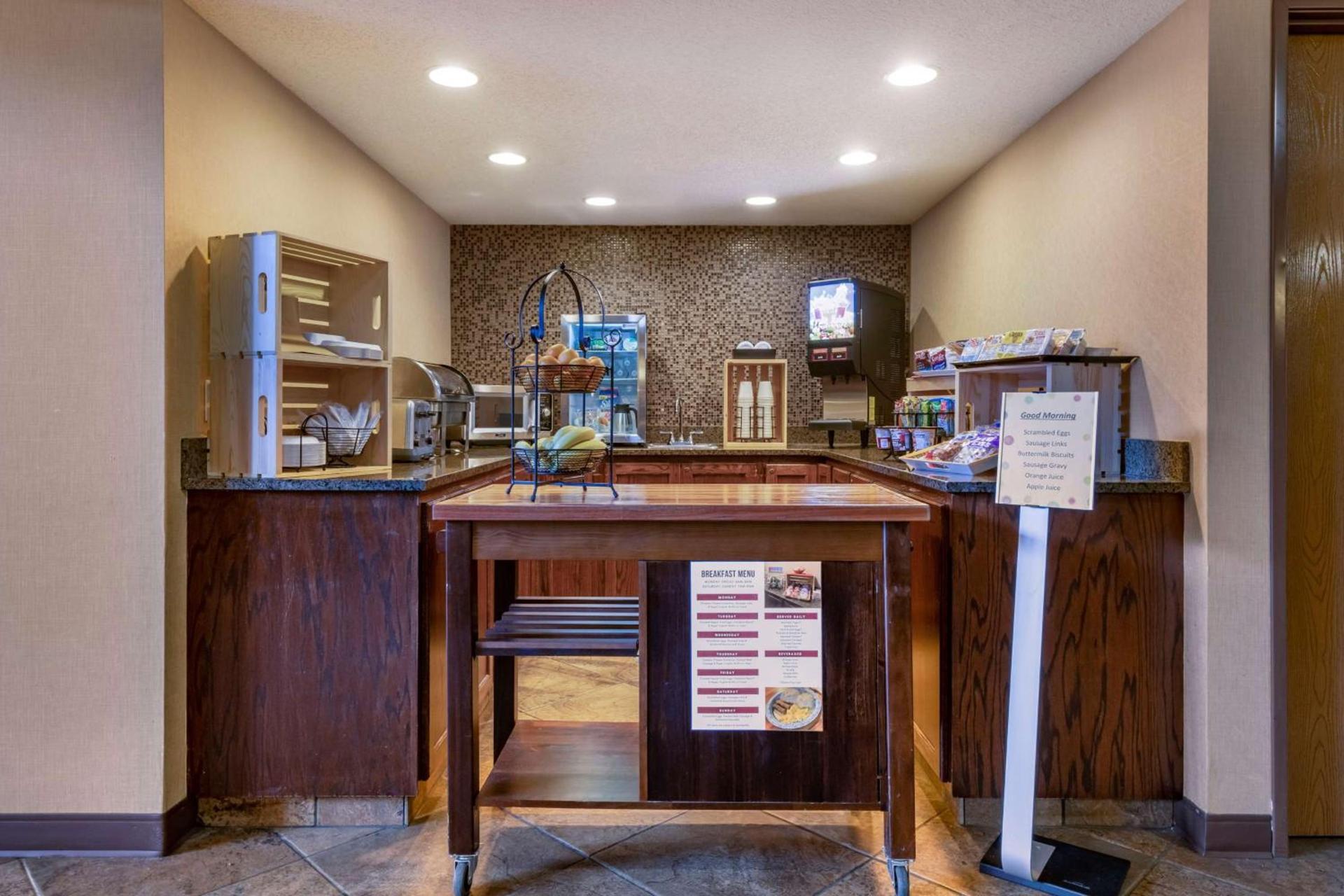 Best Western Plus Chelsea Hotel photo 43