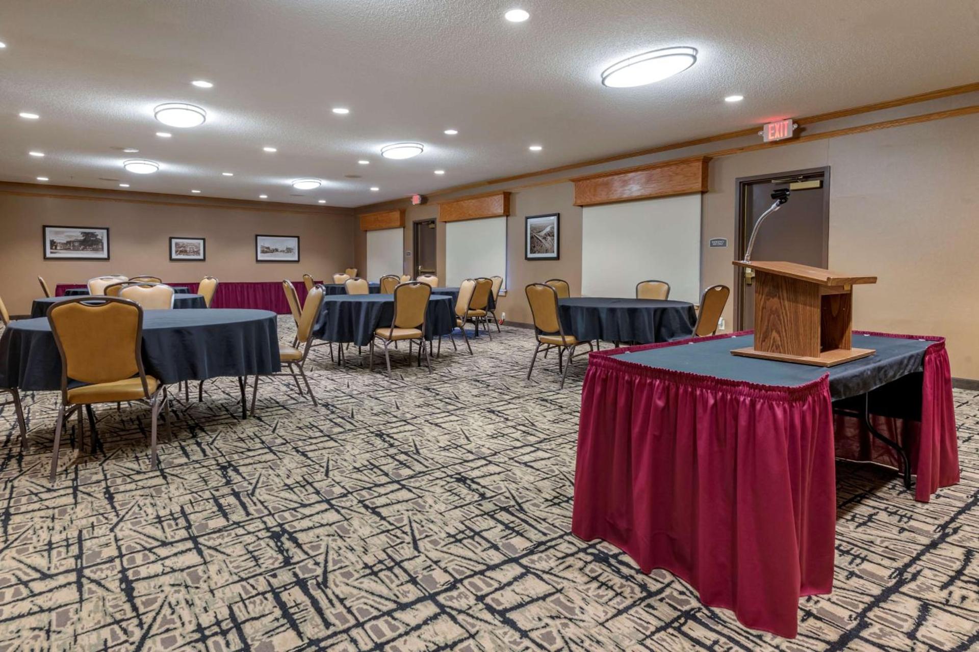 Best Western Plus Chelsea Hotel photo 47