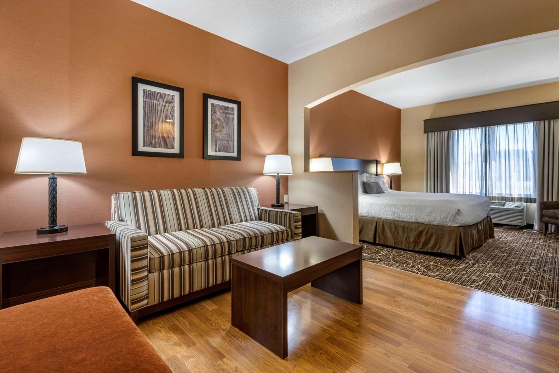 Best Western Plus Chelsea Hotel photo 8