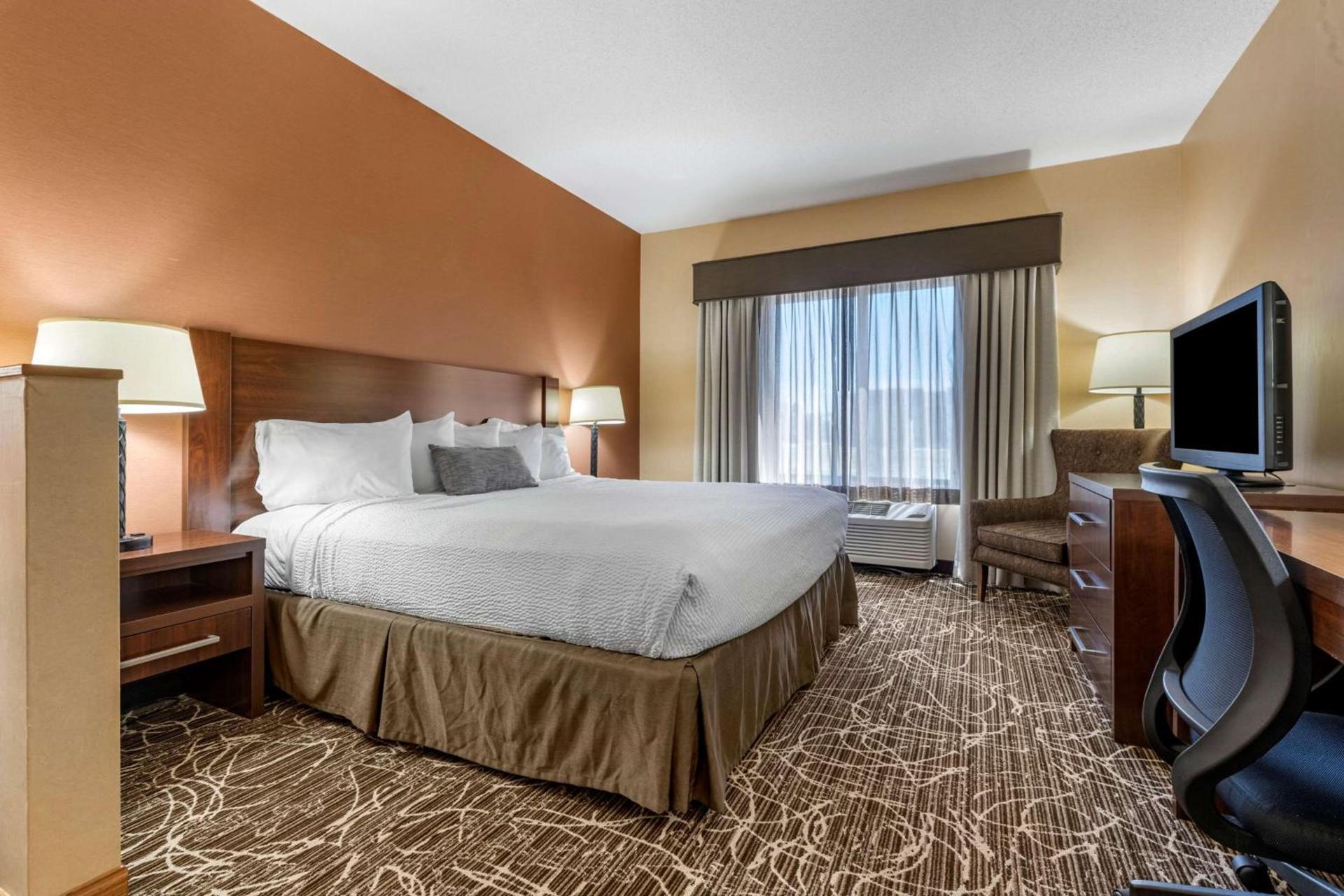 Best Western Plus Chelsea Hotel photo 11