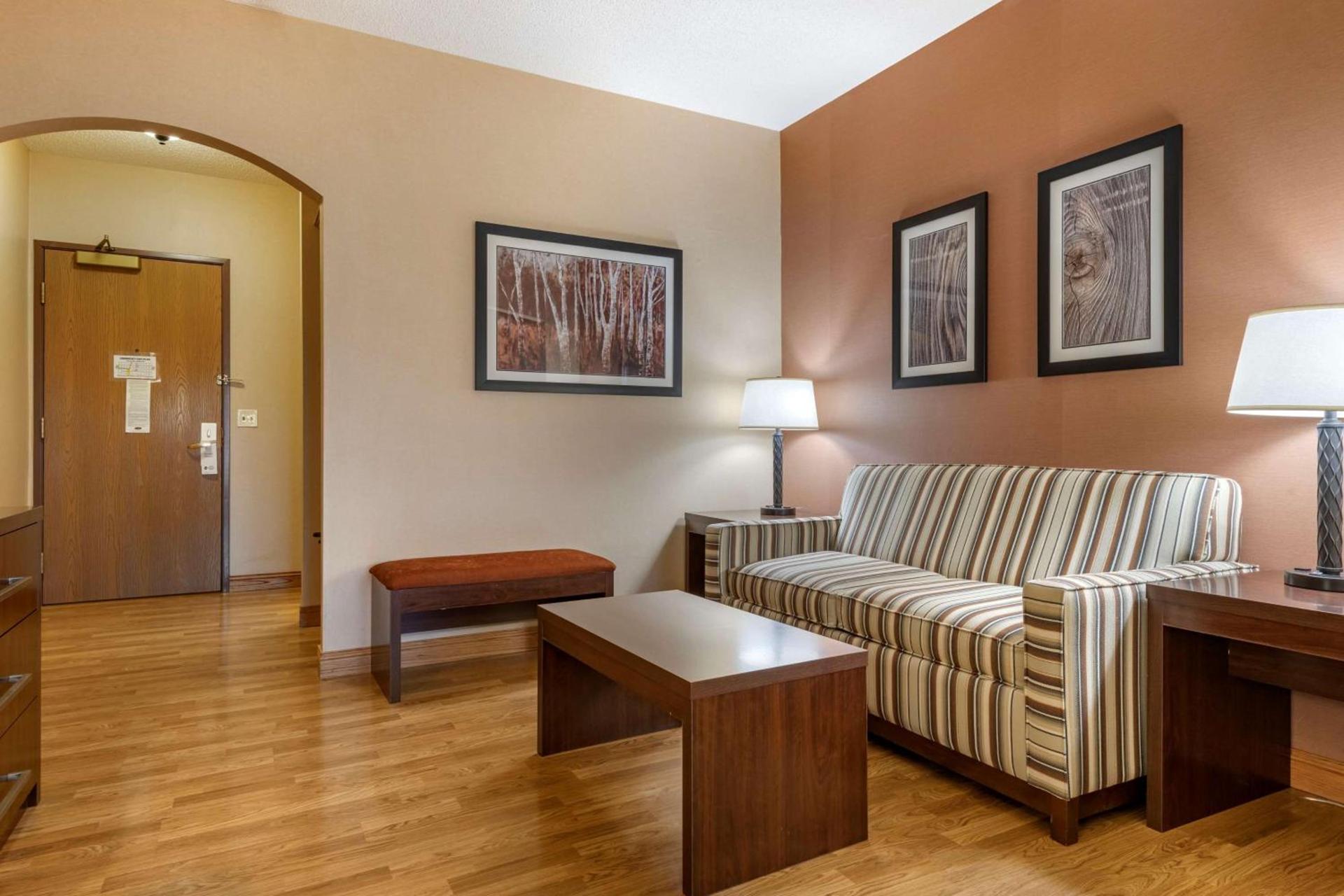 Best Western Plus Chelsea Hotel photo 12