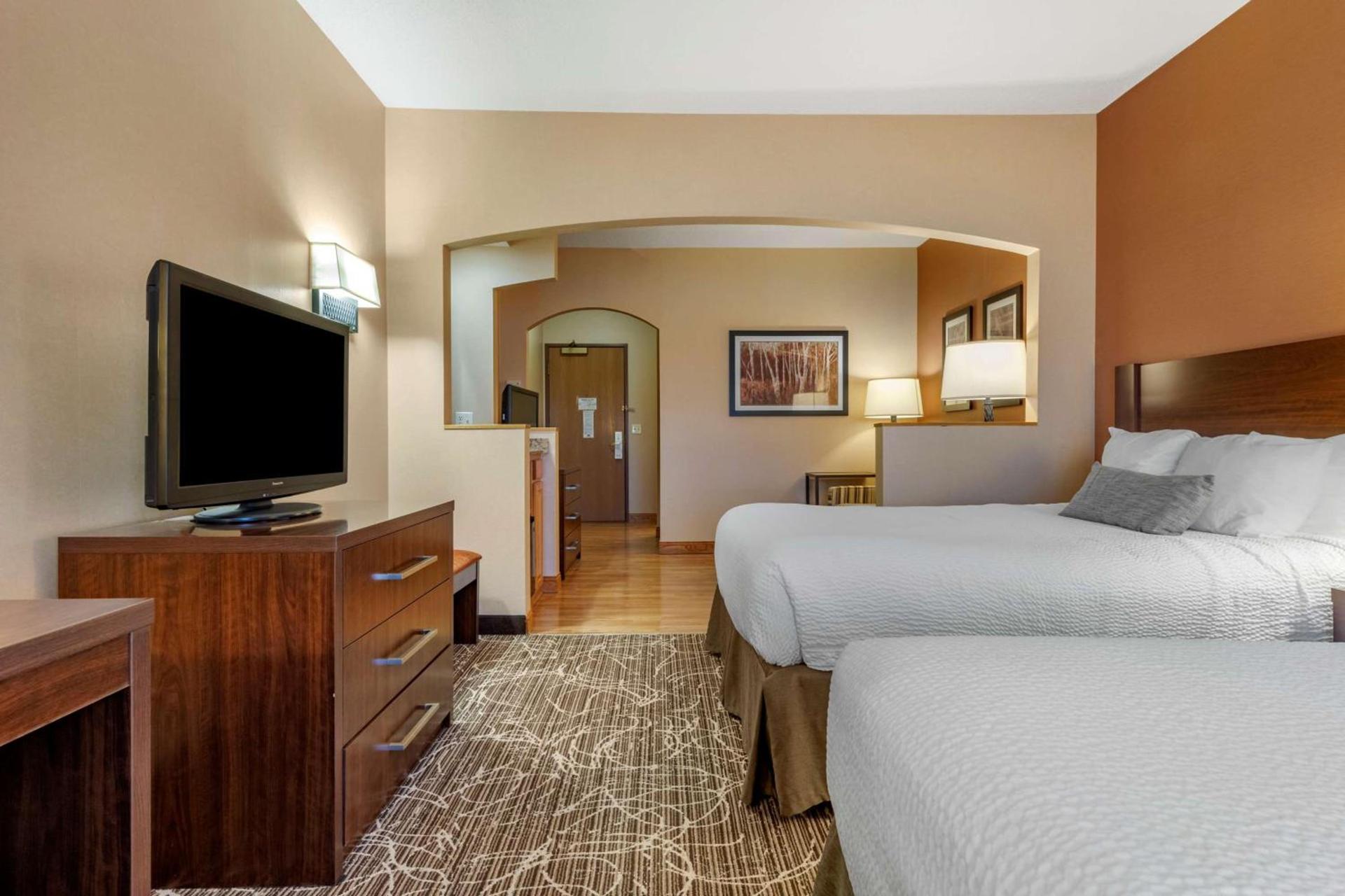 Best Western Plus Chelsea Hotel photo 4