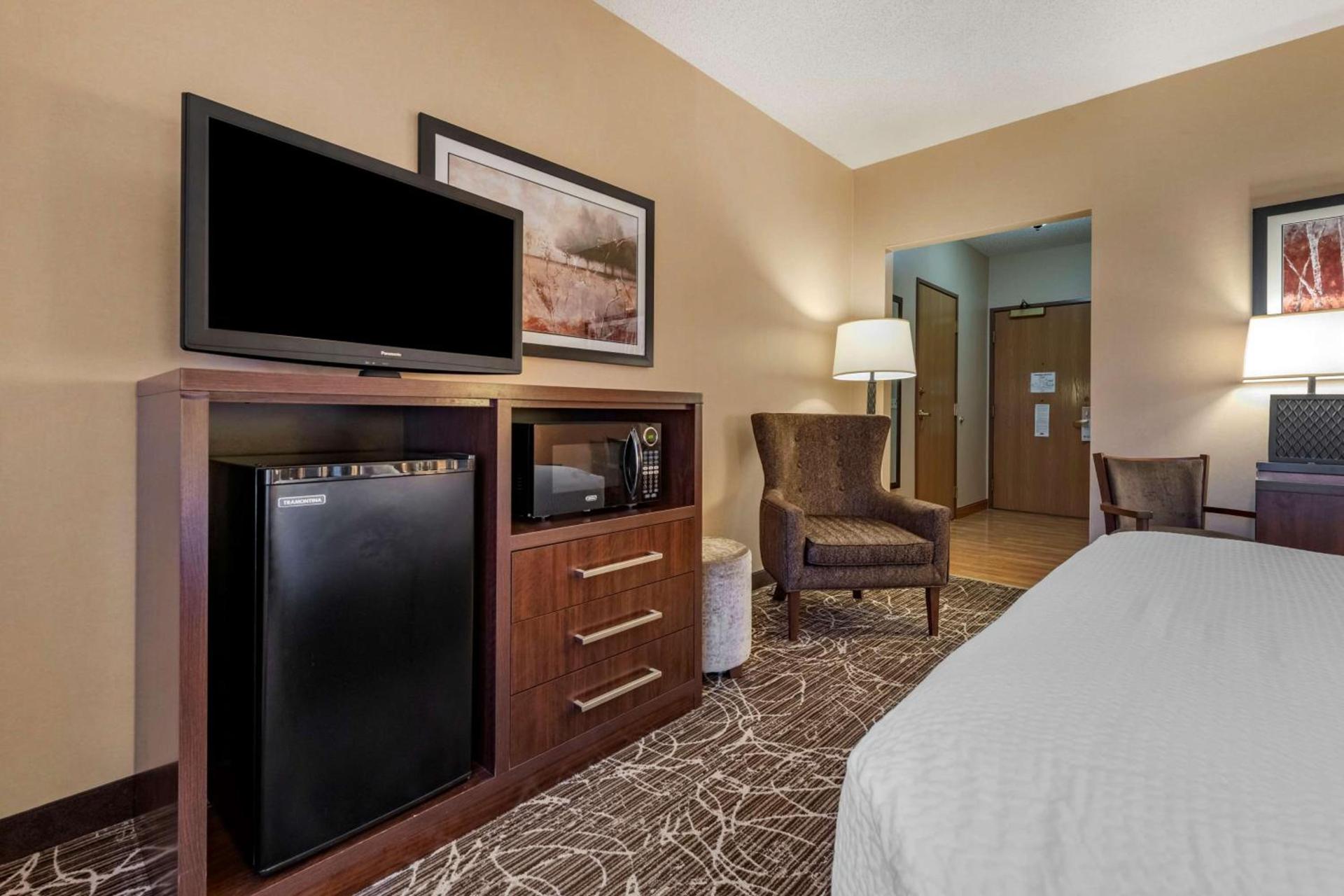 Best Western Plus Chelsea Hotel photo 24