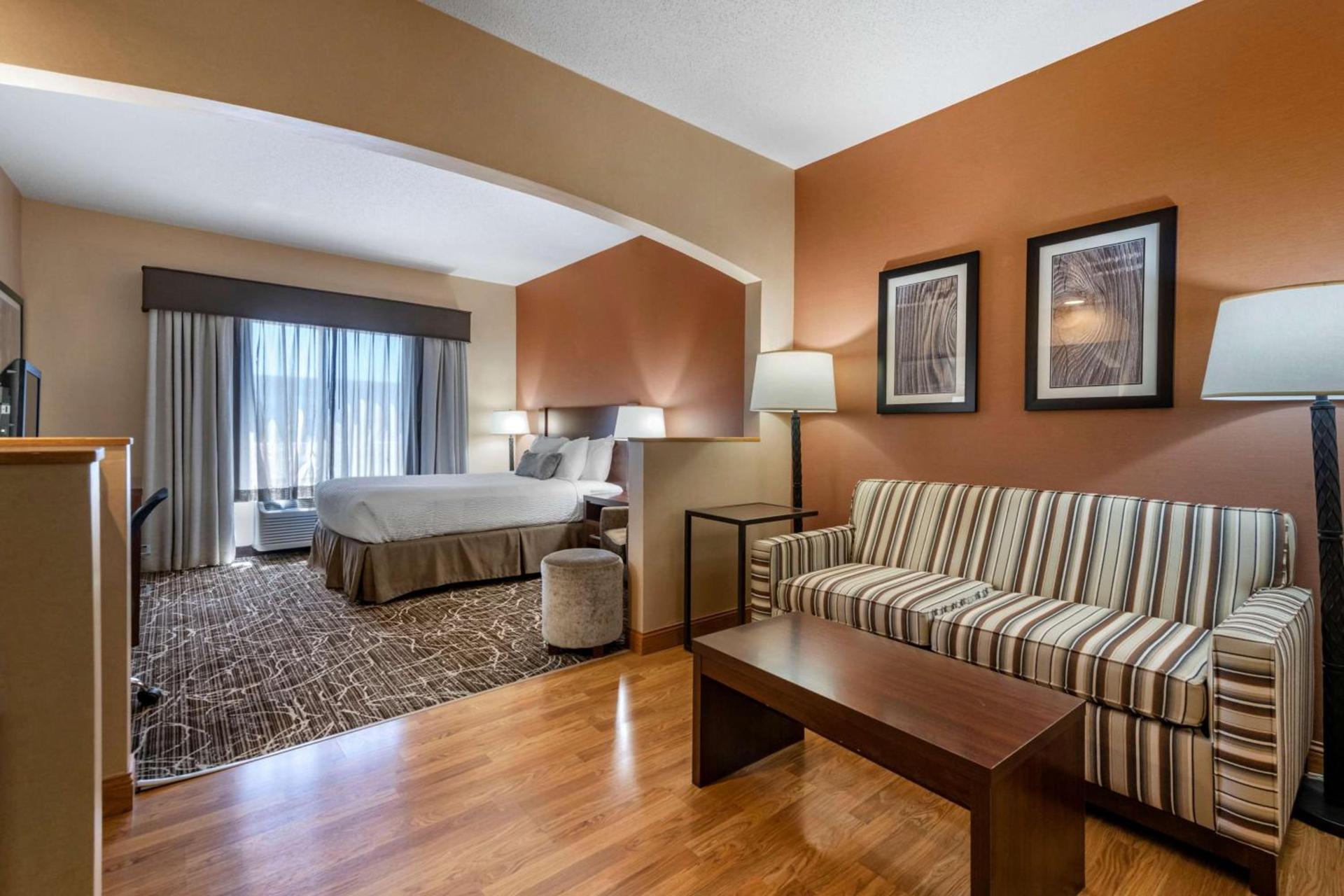Best Western Plus Chelsea Hotel photo 25