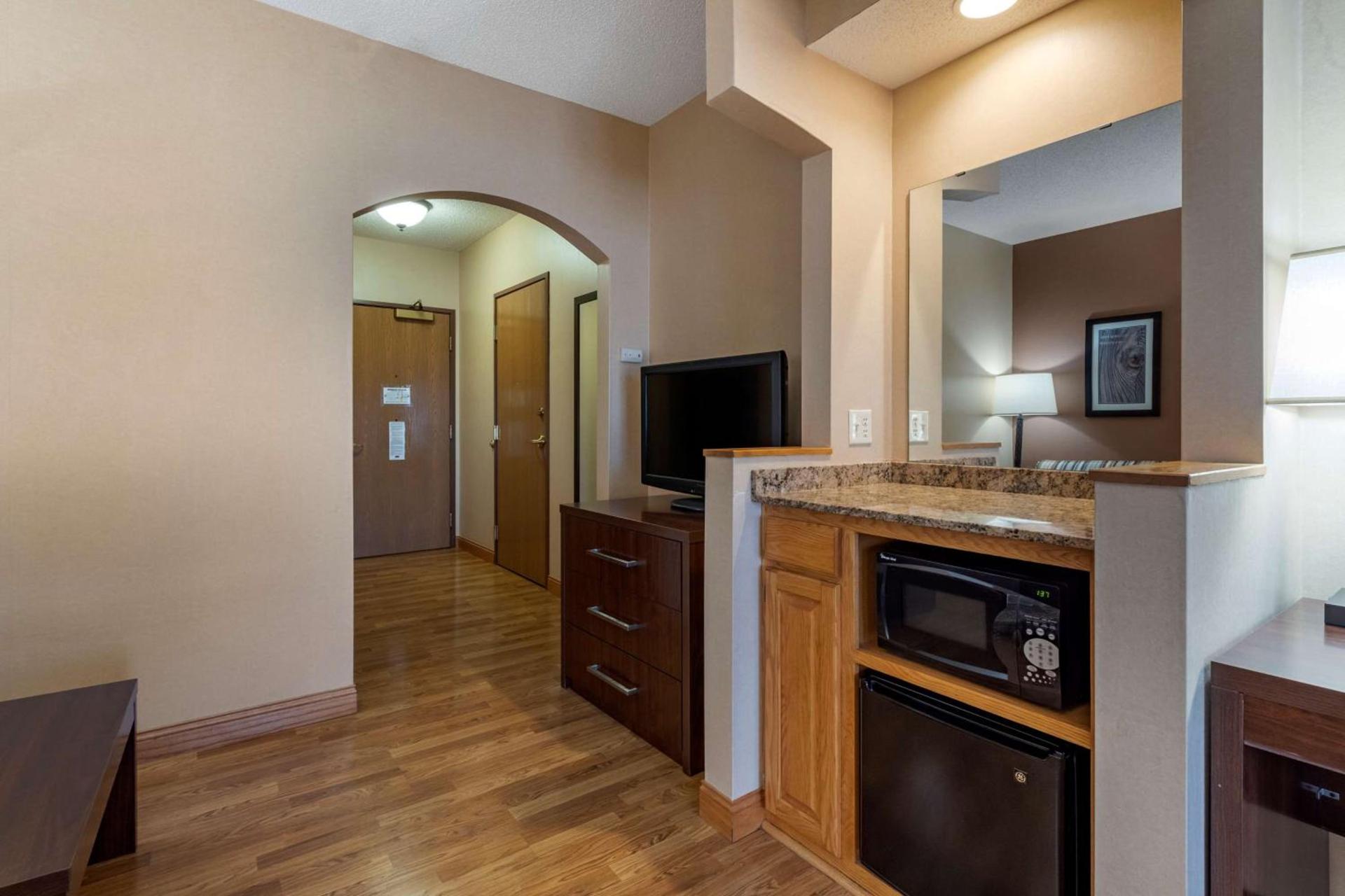 Best Western Plus Chelsea Hotel photo 28