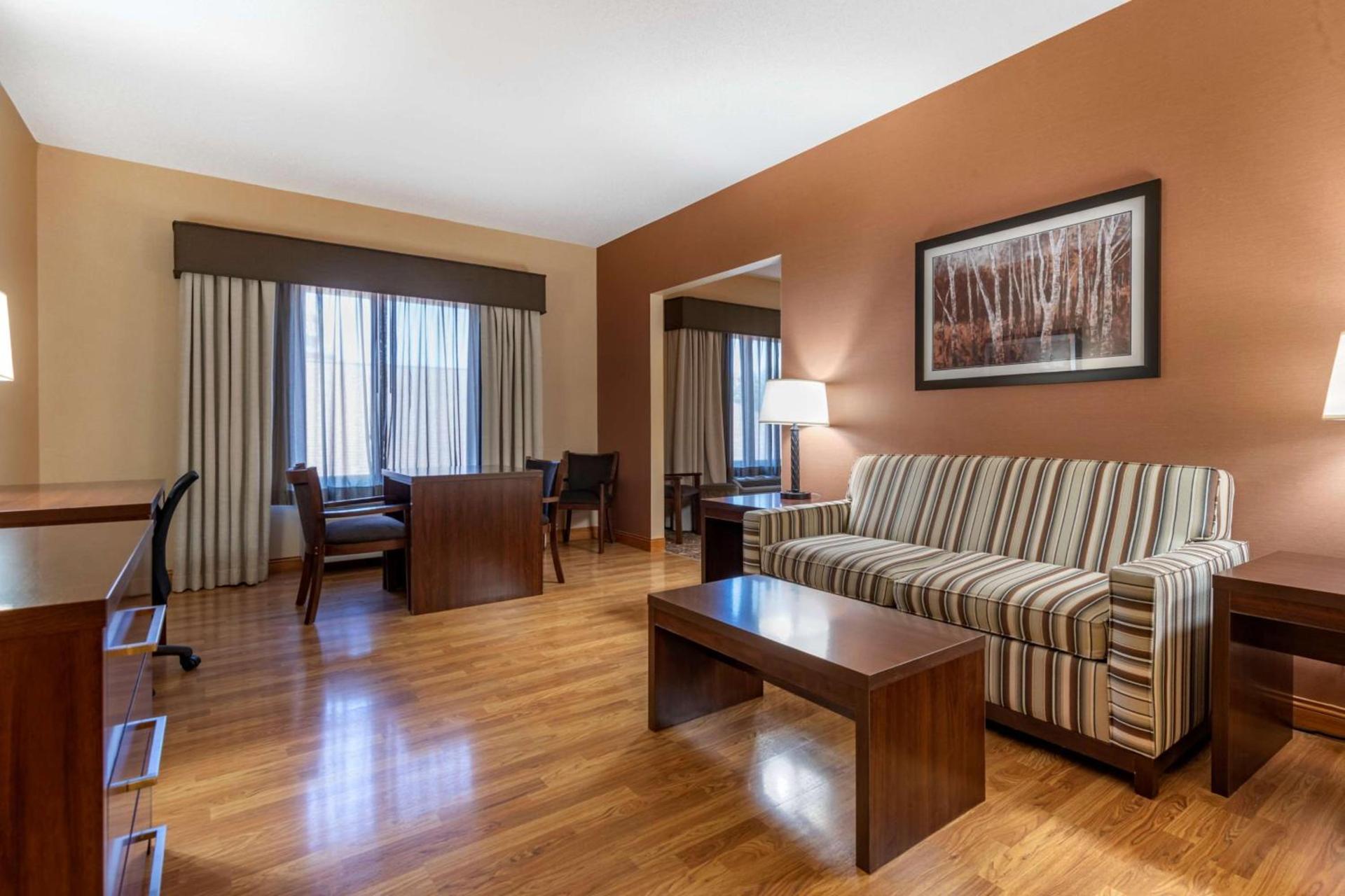 Best Western Plus Chelsea Hotel photo 29