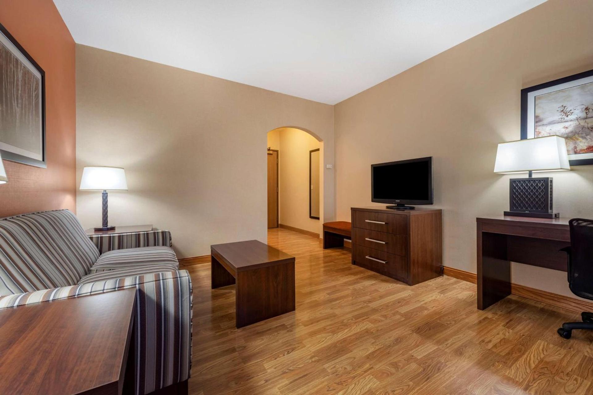 Best Western Plus Chelsea Hotel photo 32